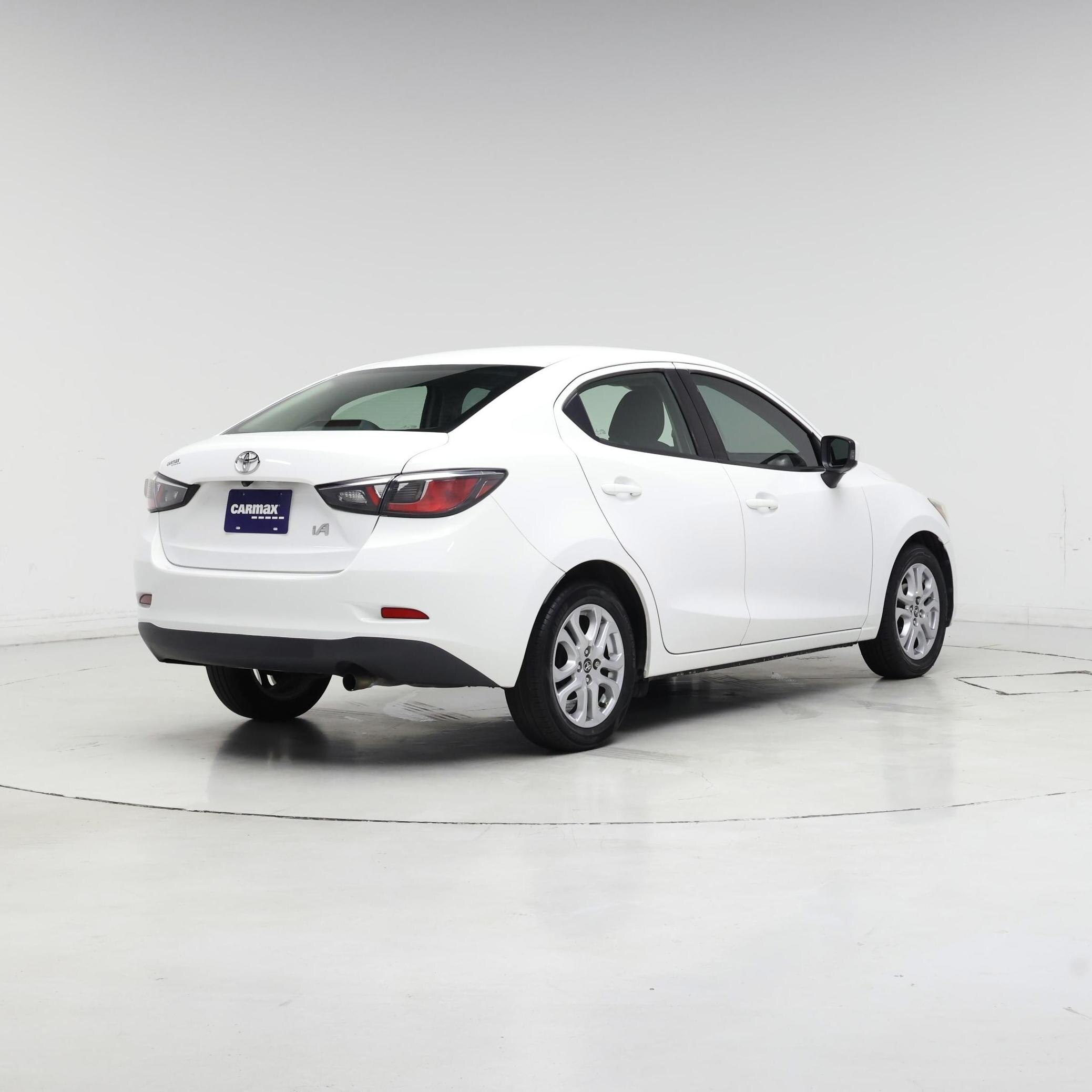 Thumbnail: 2018 Toyota Yaris iA - 8