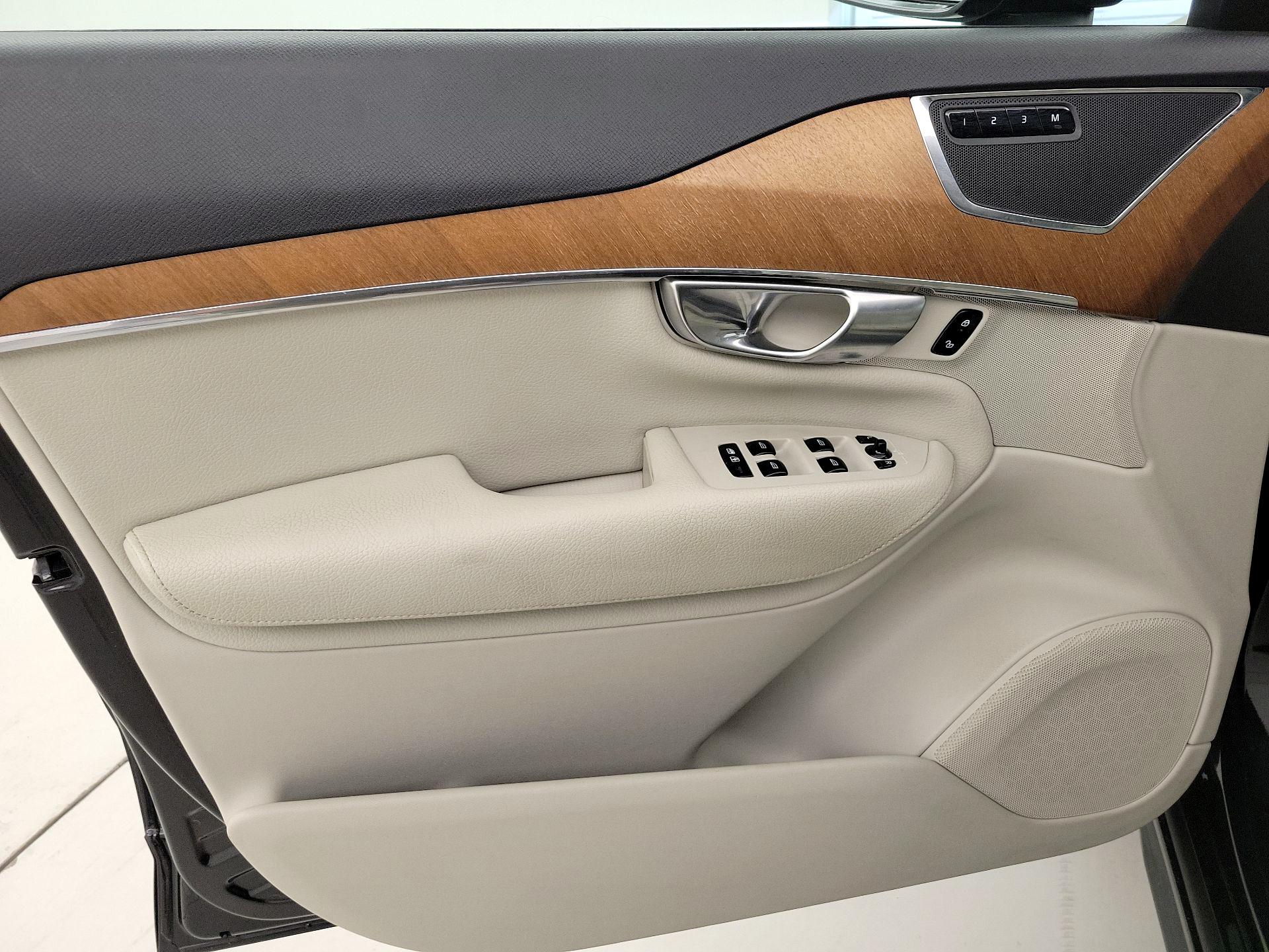Thumbnail: 2021 Volvo XC90 - 12