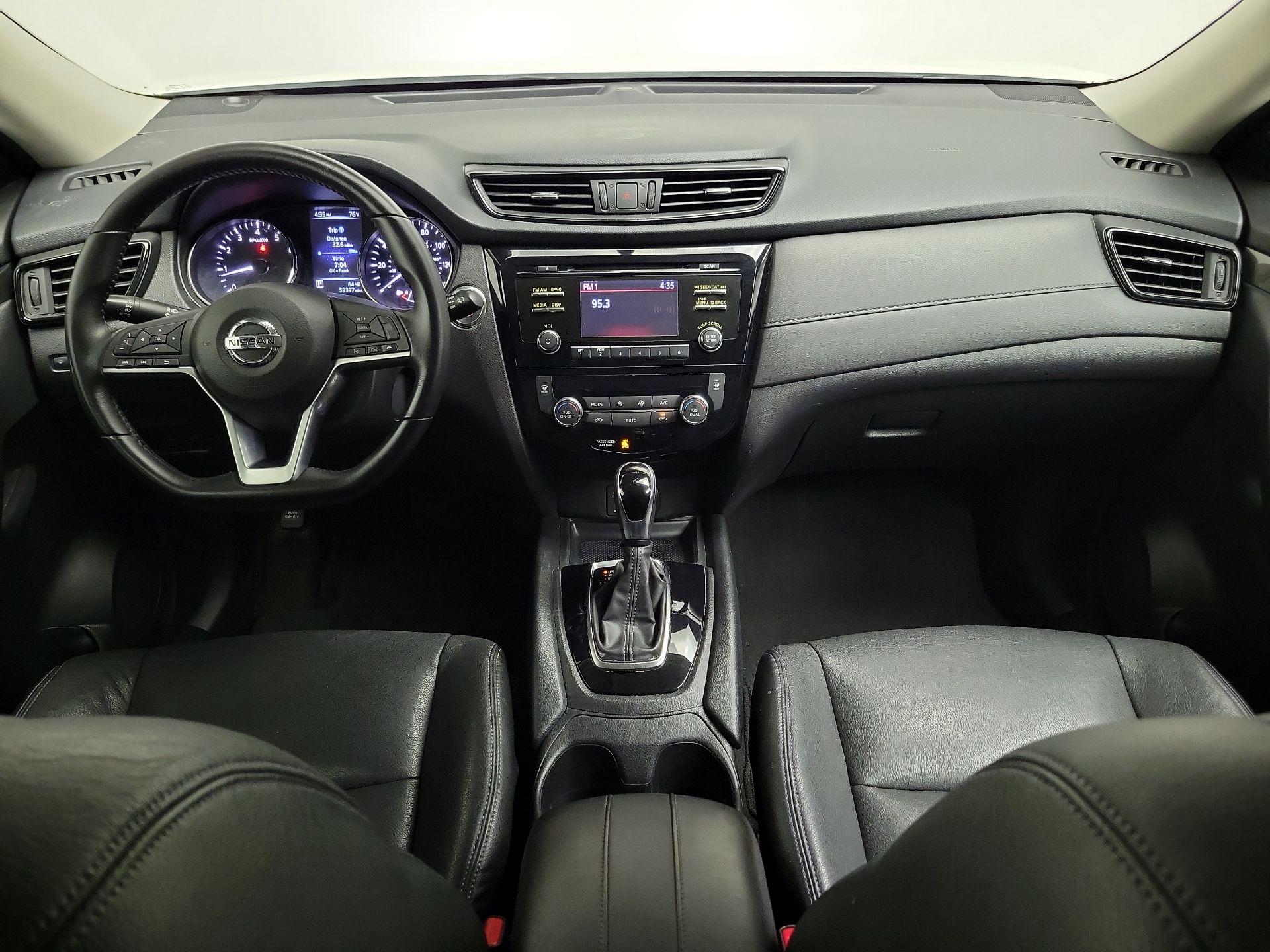 Thumbnail: 2017 Nissan Rogue - 9
