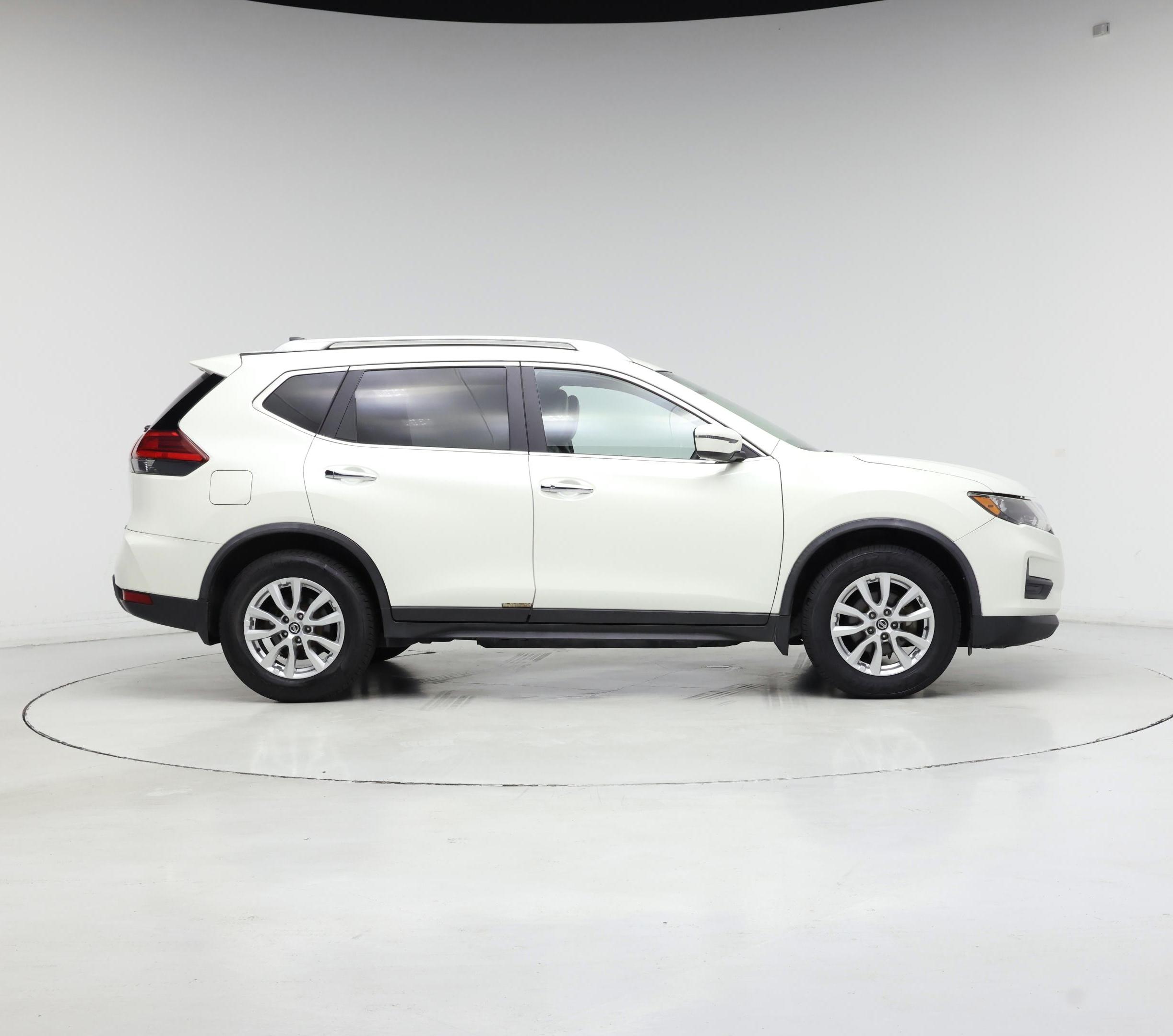 Thumbnail: 2017 Nissan Rogue - 7