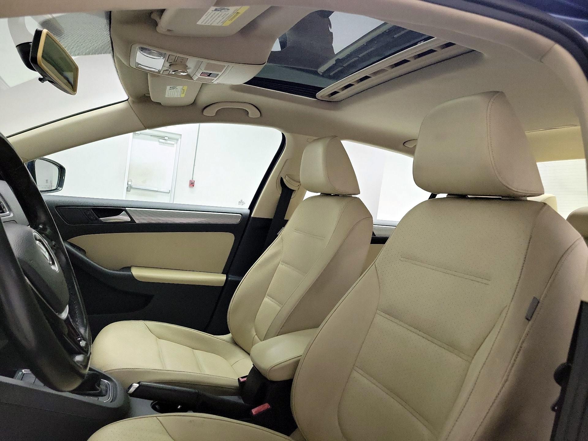 Thumbnail: 2016 Volkswagen Jetta - 19
