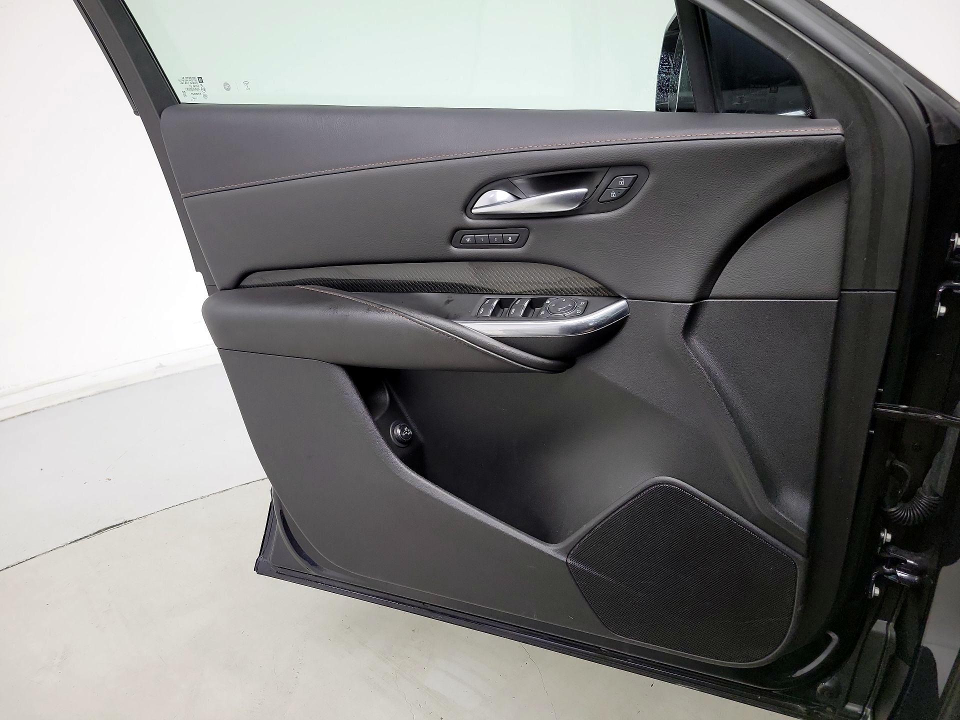 Thumbnail: 2022 Cadillac XT4 - 12