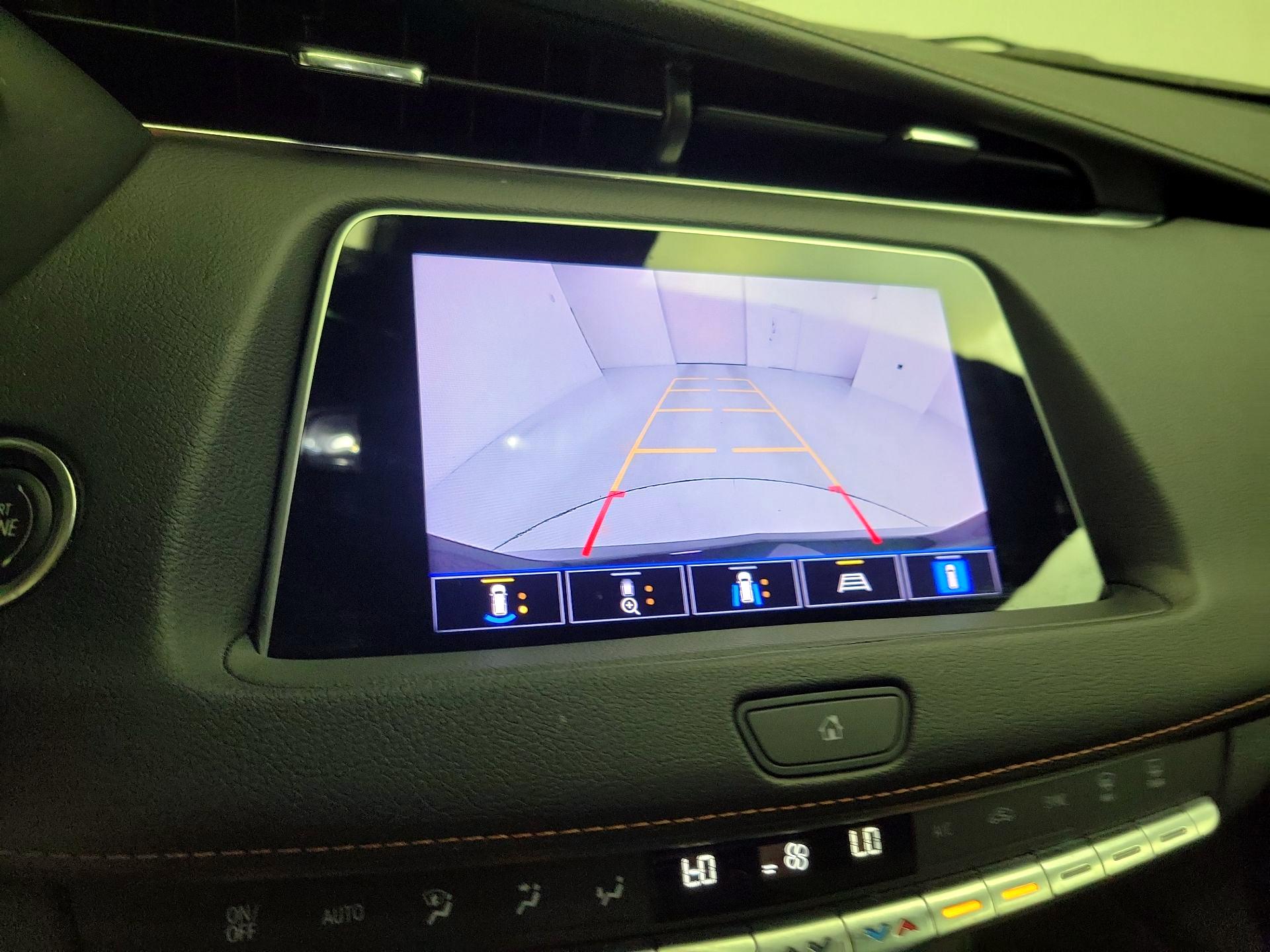 Thumbnail: 2022 Cadillac XT4 - 16