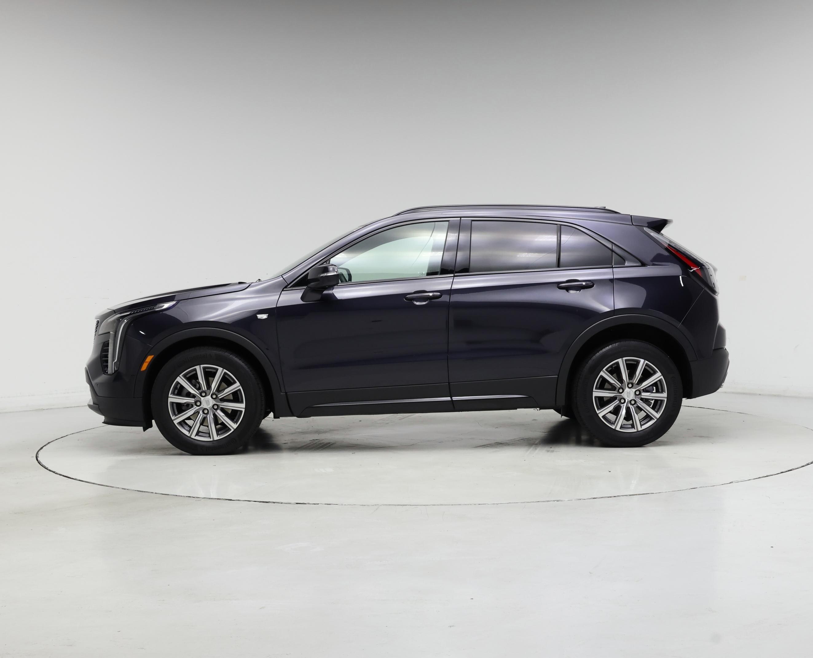 Thumbnail: 2022 Cadillac XT4 - 3