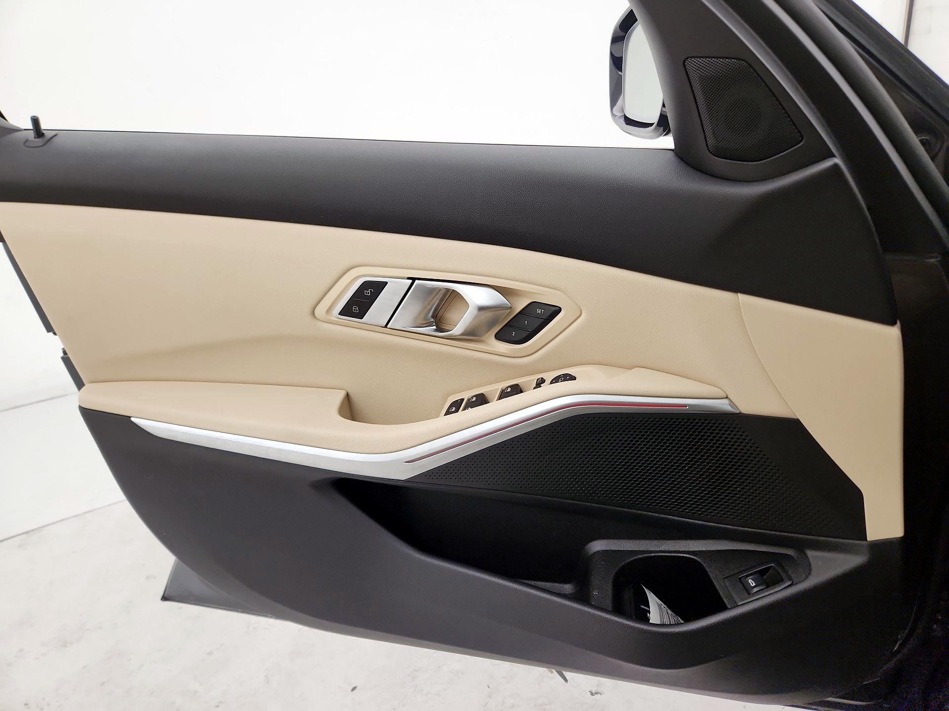 Thumbnail: 2021 BMW 3 Series - 12