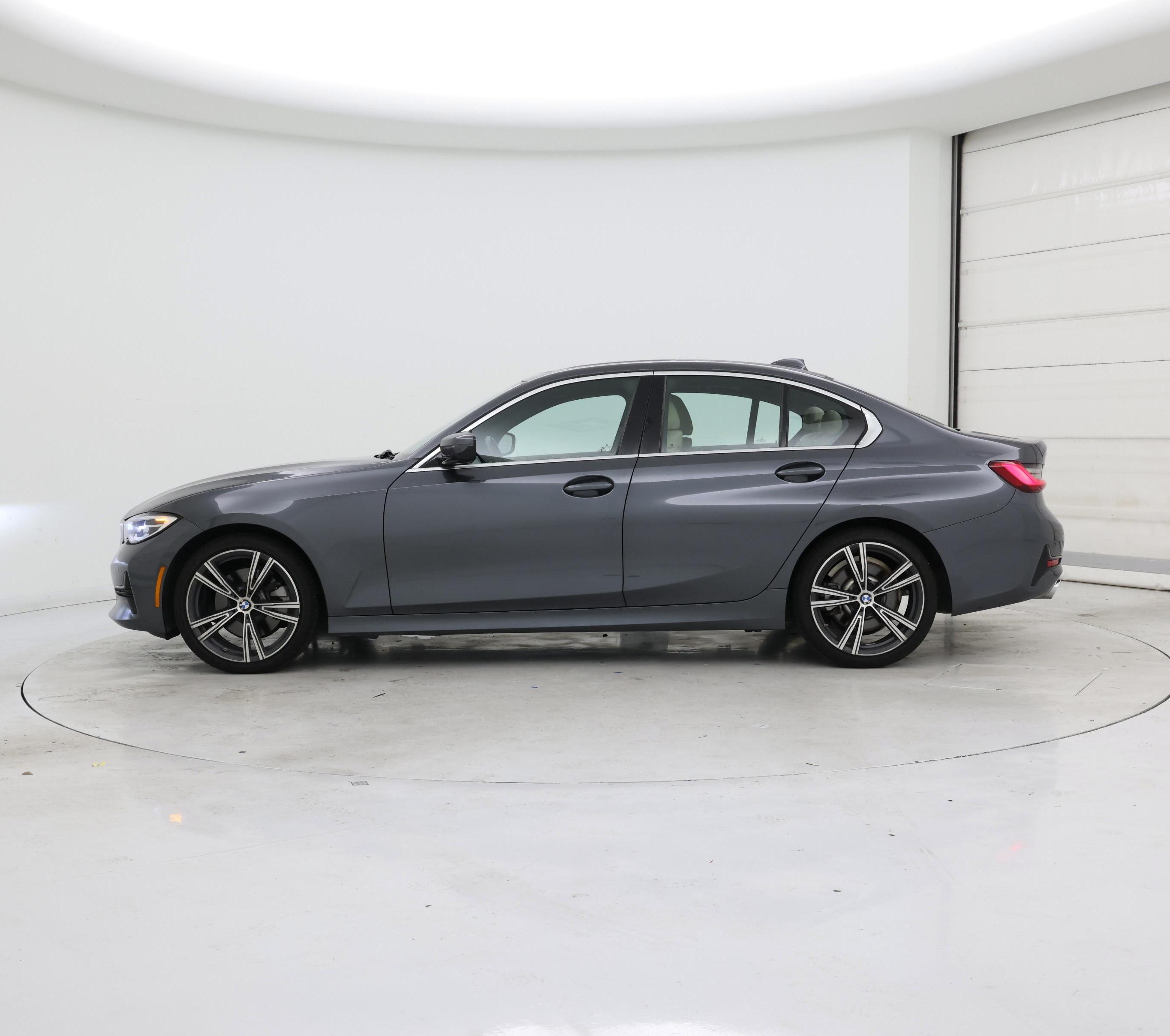 Thumbnail: 2021 BMW 3 Series - 3