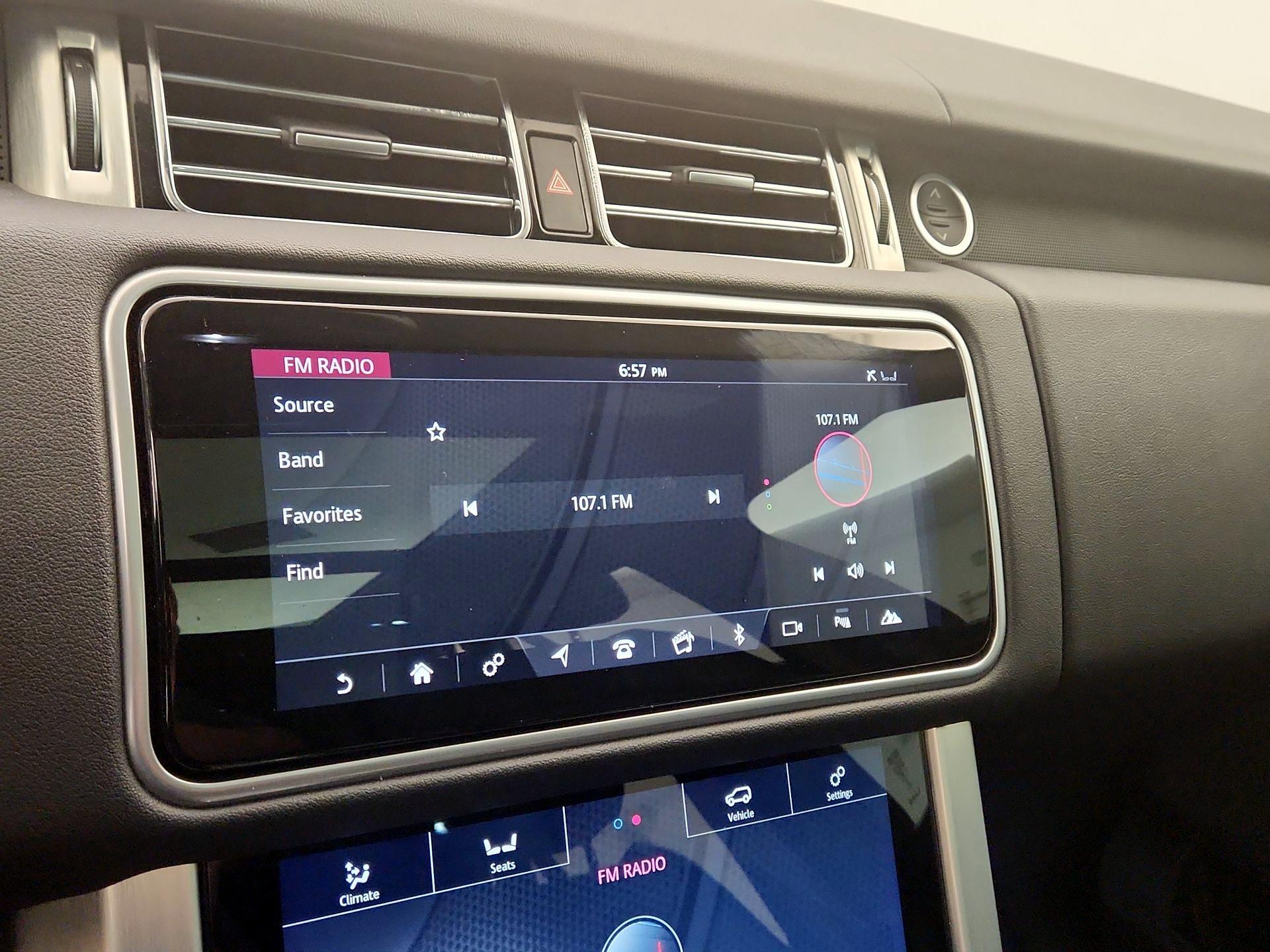 Thumbnail: 2020 Land Rover Range Rover - 16
