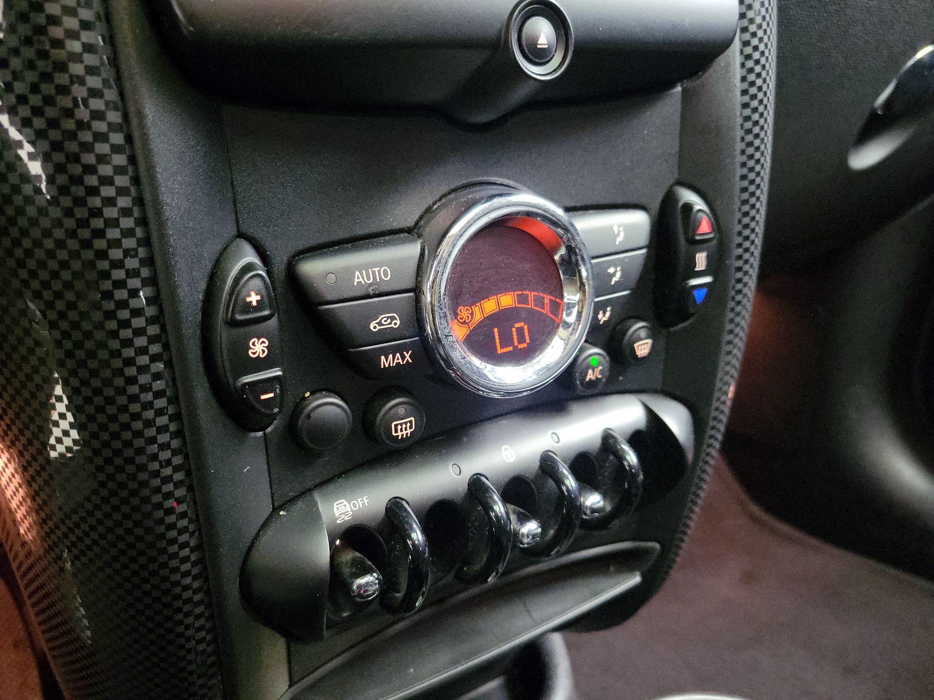 Thumbnail: 2015 MINI Cooper Countryman - 14