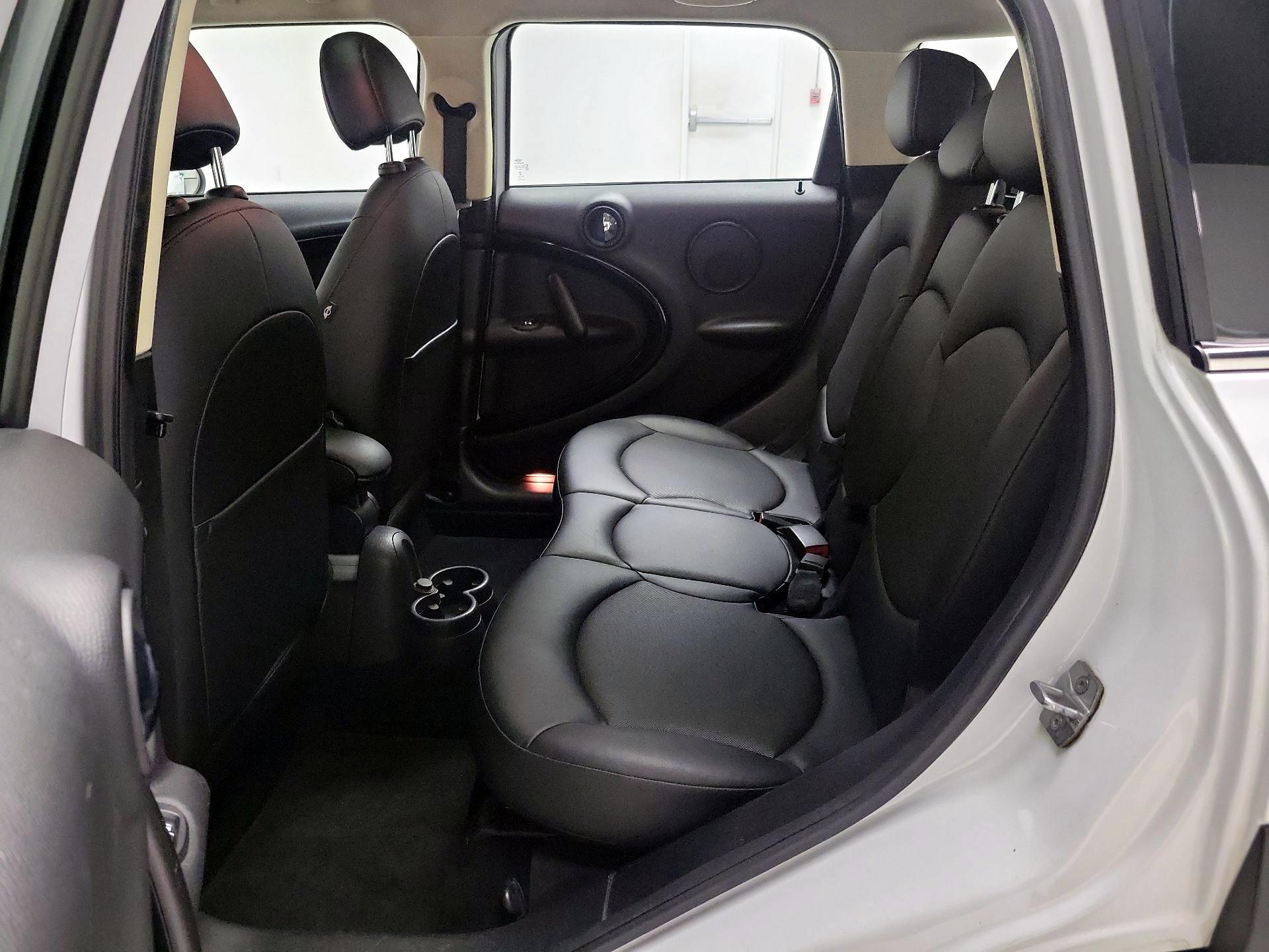 Thumbnail: 2015 MINI Cooper Countryman - 17