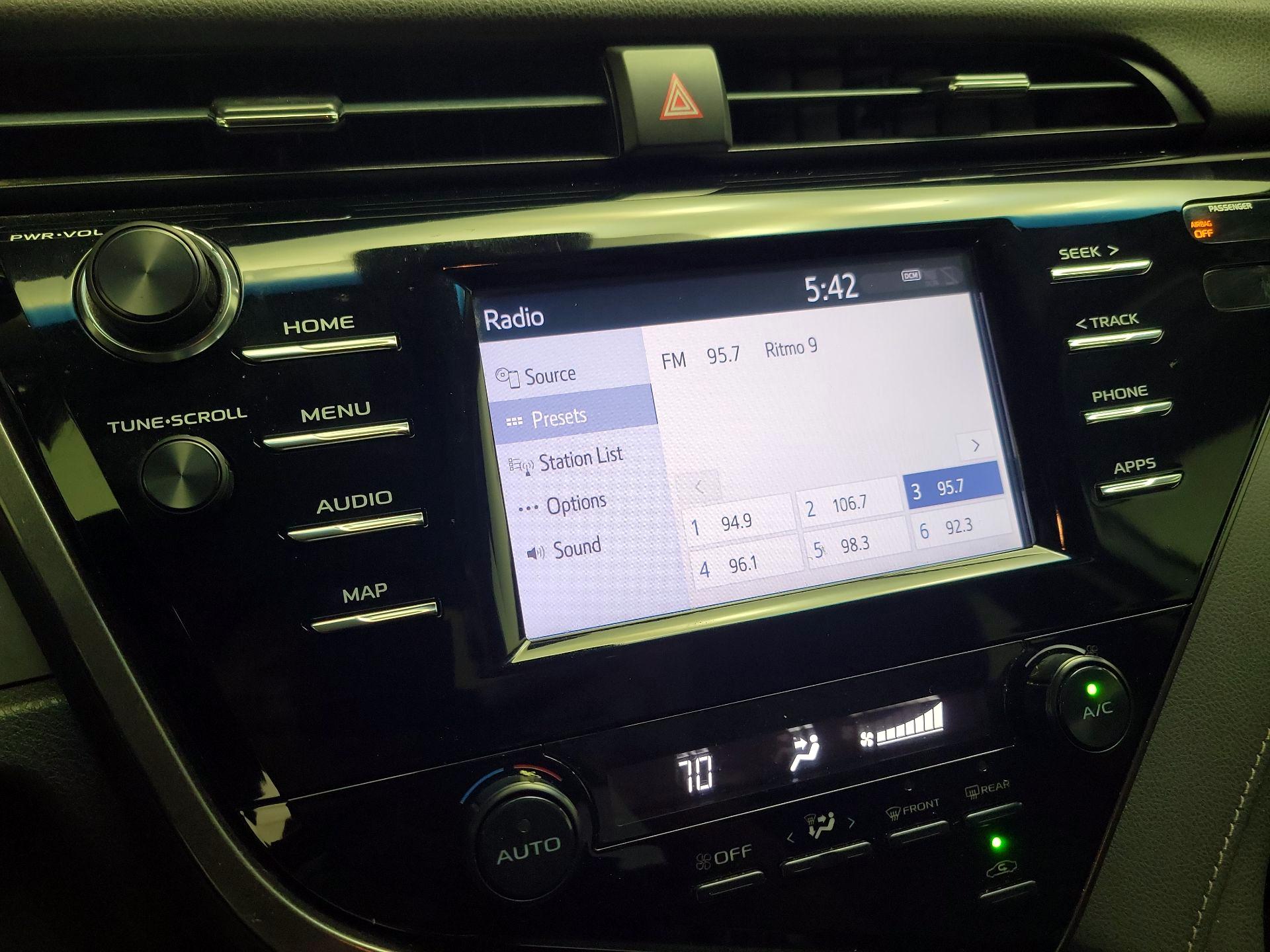Thumbnail: 2019 Toyota Camry - 15