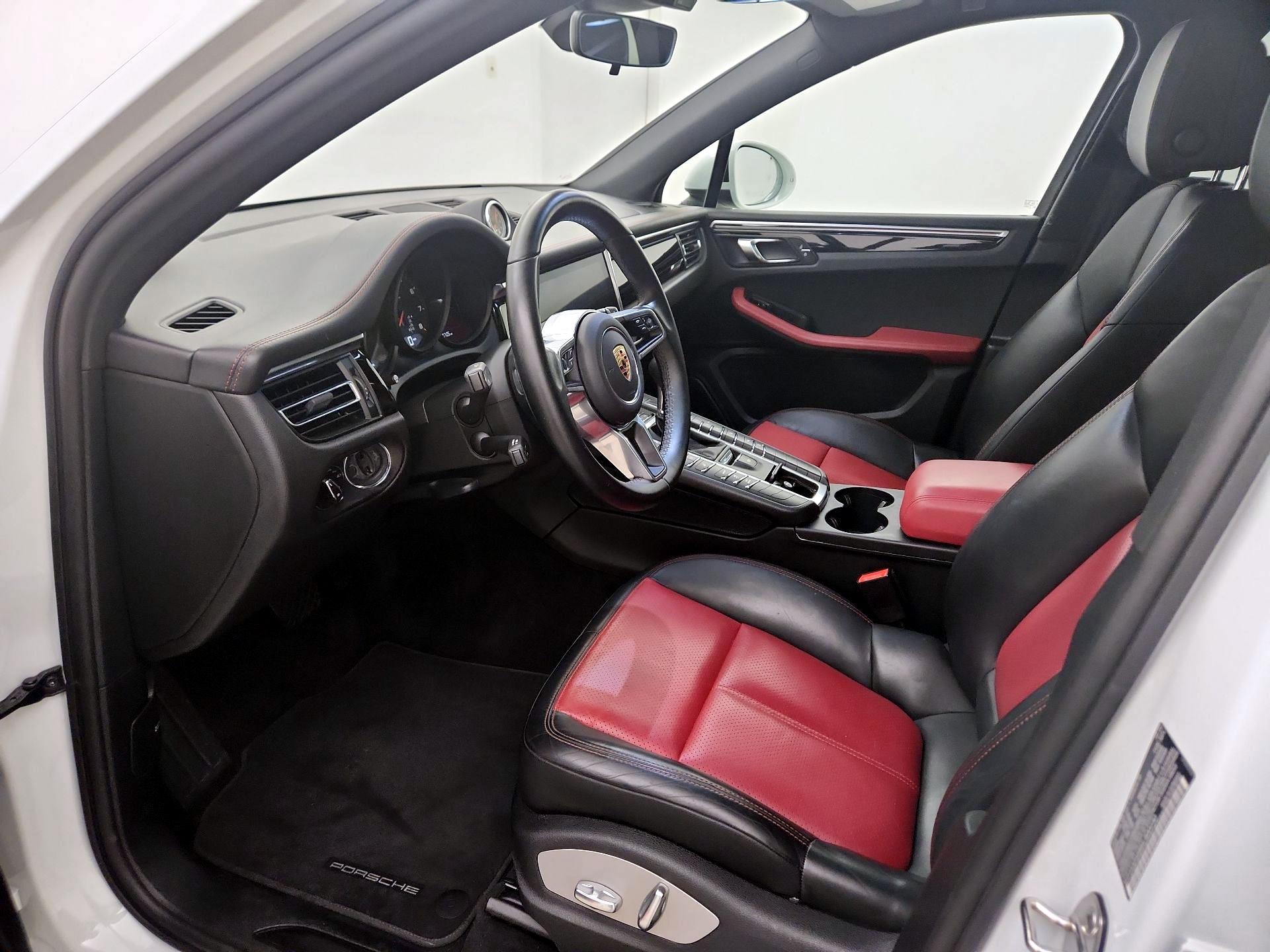 Thumbnail: 2021 Porsche Macan - 11