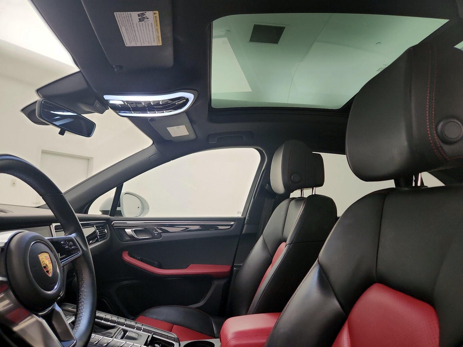 Thumbnail: 2021 Porsche Macan - 20