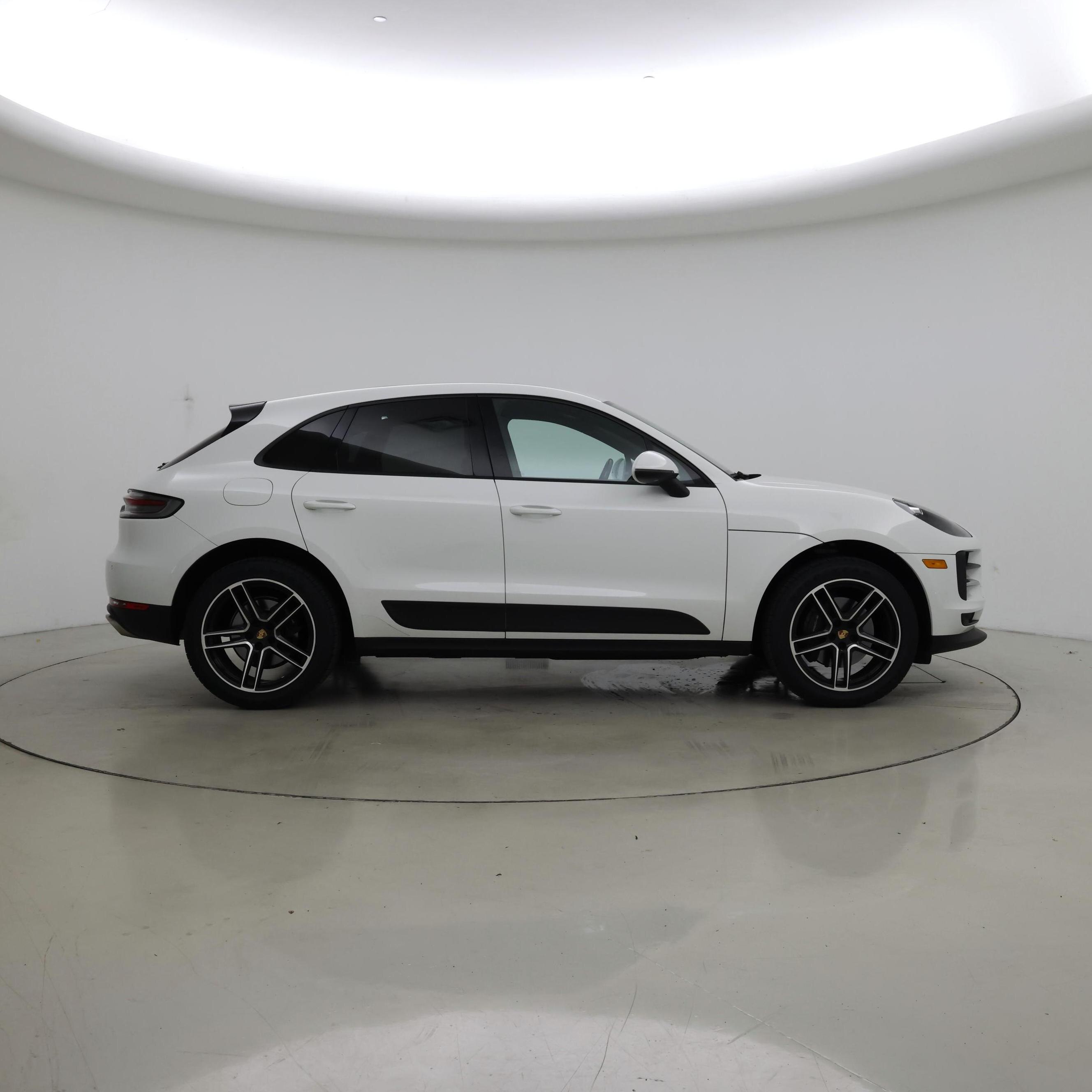 Thumbnail: 2021 Porsche Macan - 7