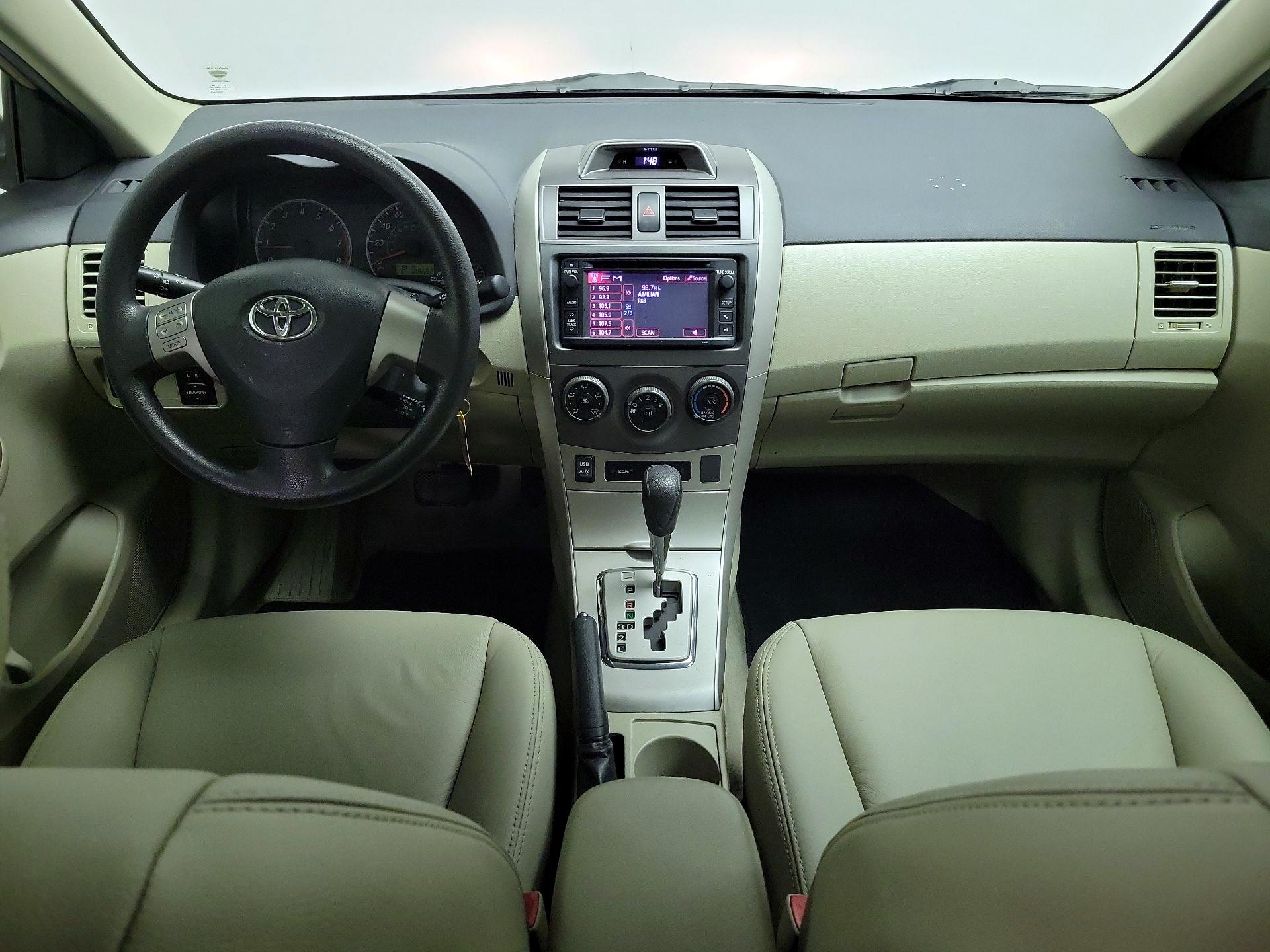 Thumbnail: 2013 Toyota Corolla - 9