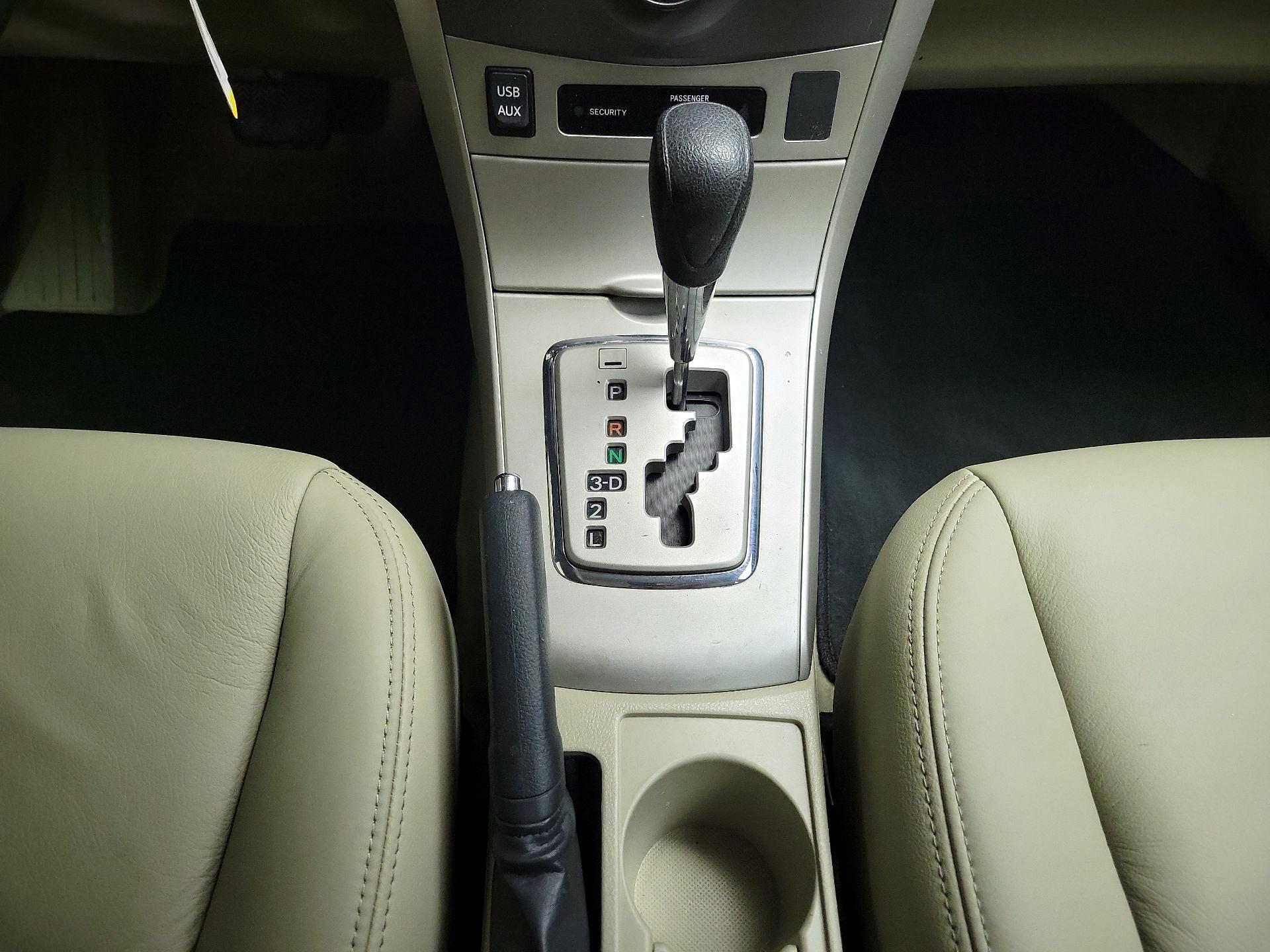 Thumbnail: 2013 Toyota Corolla - 16