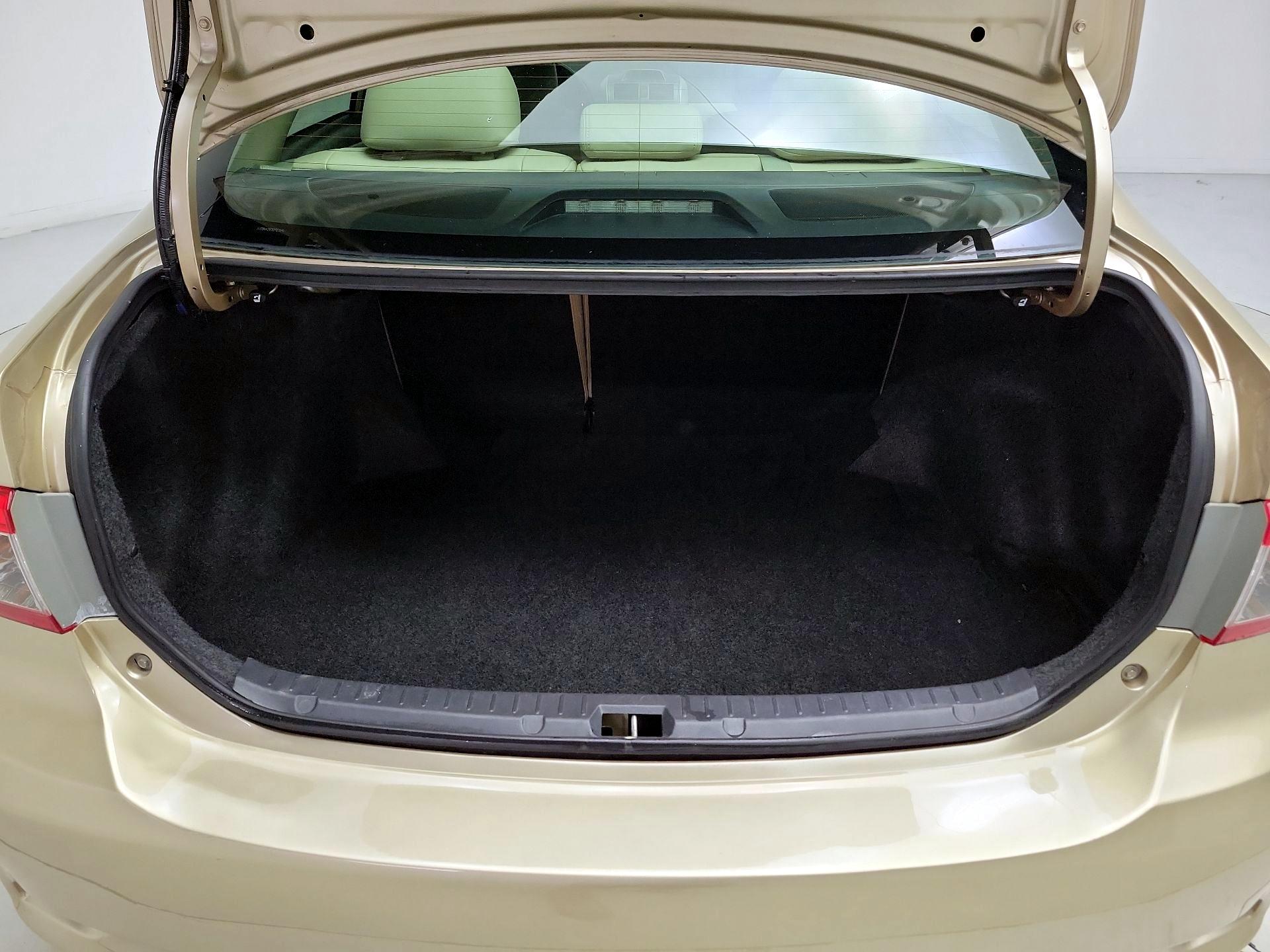 Thumbnail: 2013 Toyota Corolla - 20