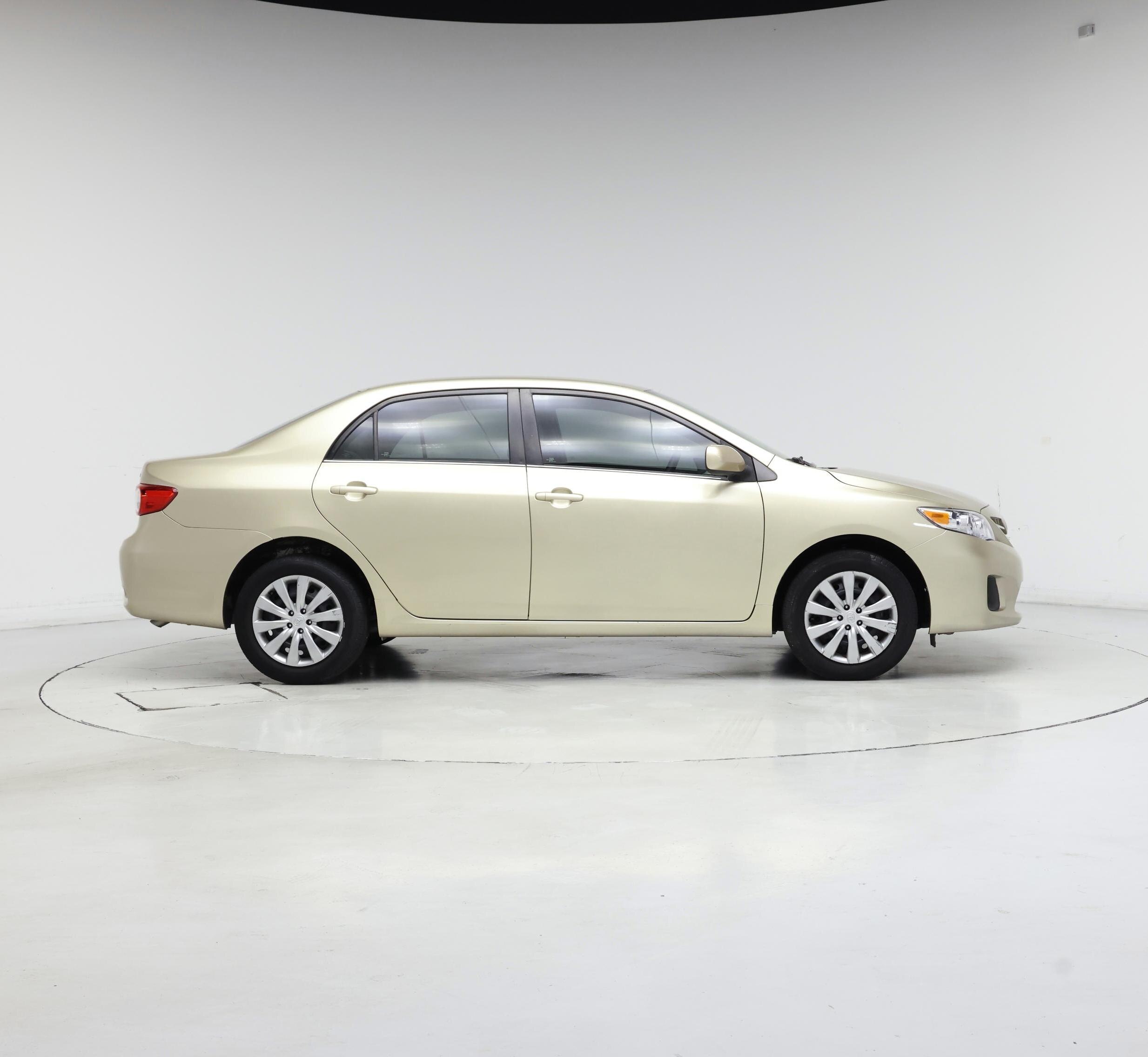 Thumbnail: 2013 Toyota Corolla - 7