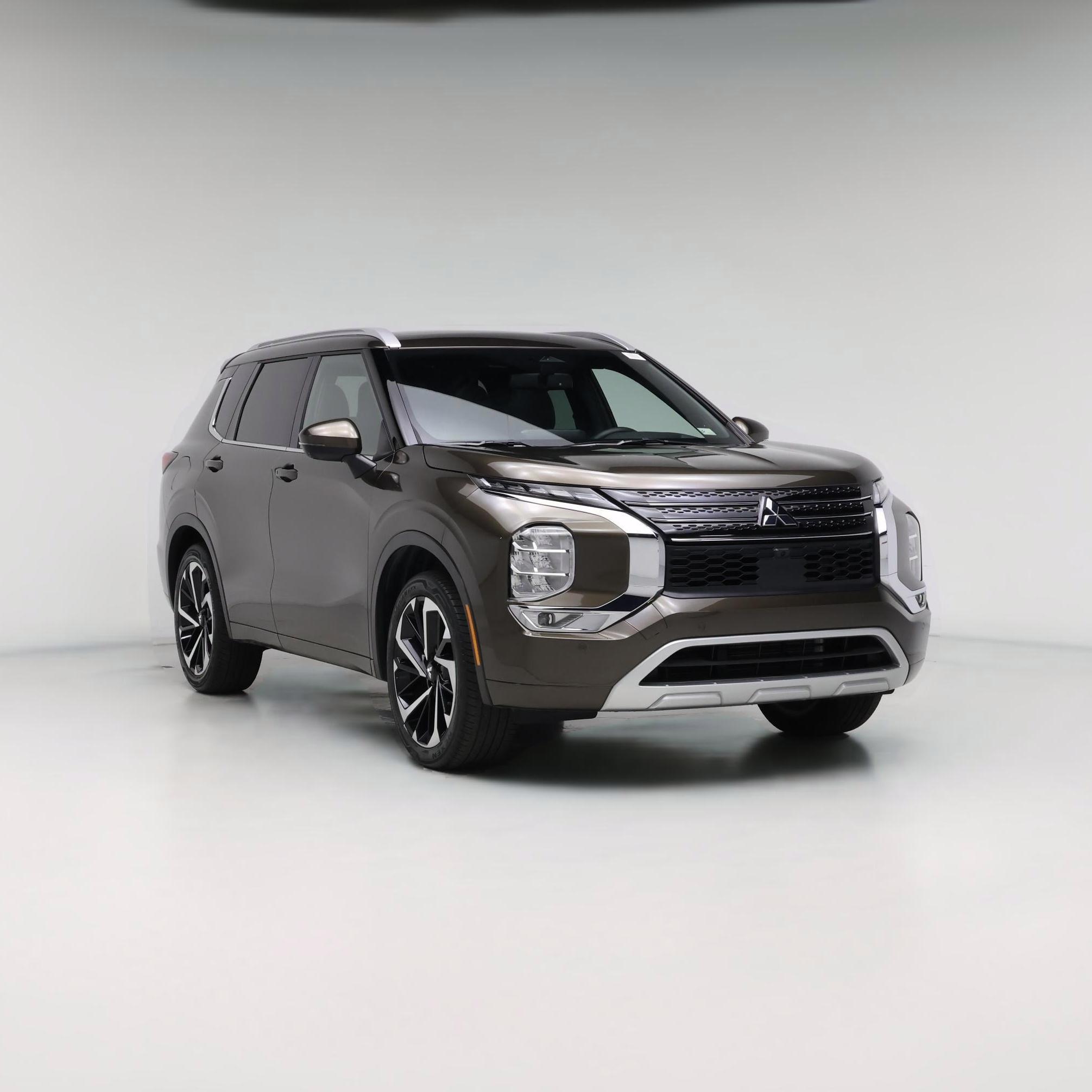 Thumbnail: 2022 Mitsubishi Outlander - 1