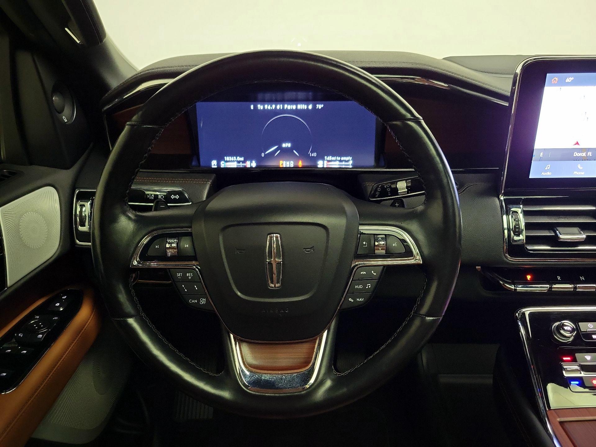Thumbnail: 2021 Lincoln Navigator - 10
