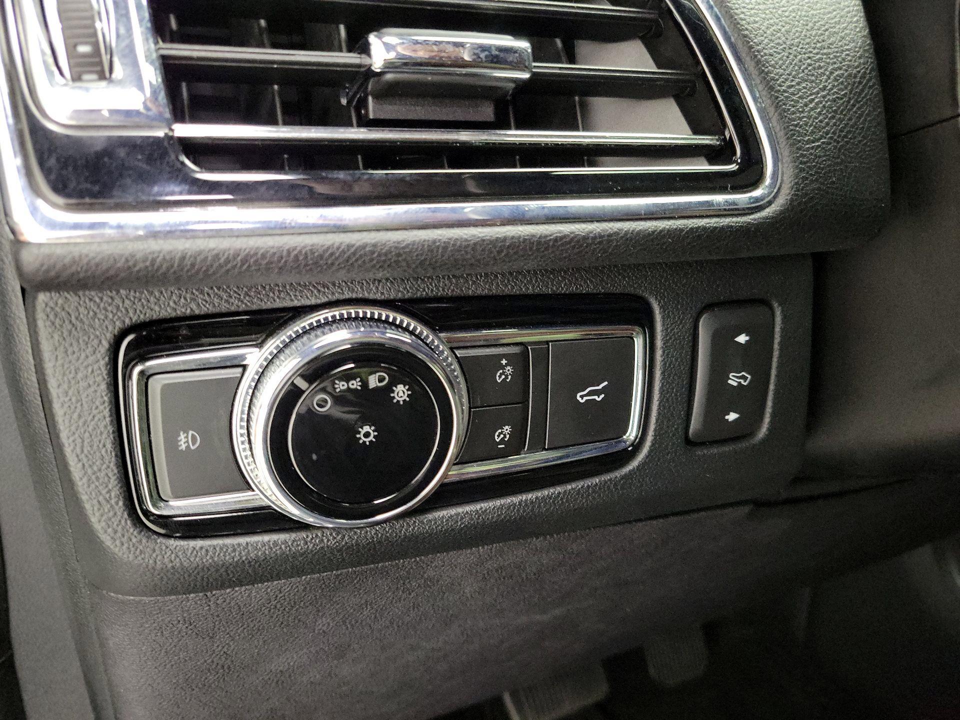 Thumbnail: 2021 Lincoln Navigator - 13