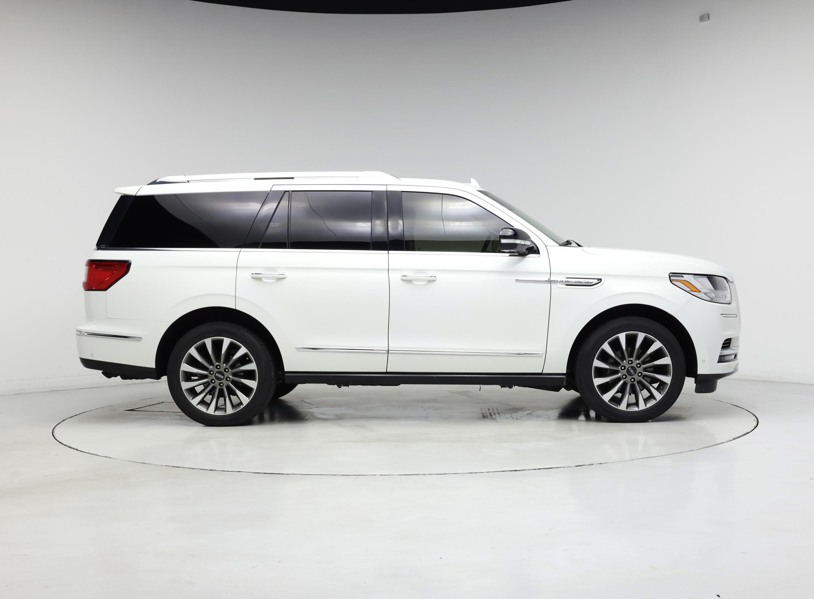Thumbnail: 2021 Lincoln Navigator - 7