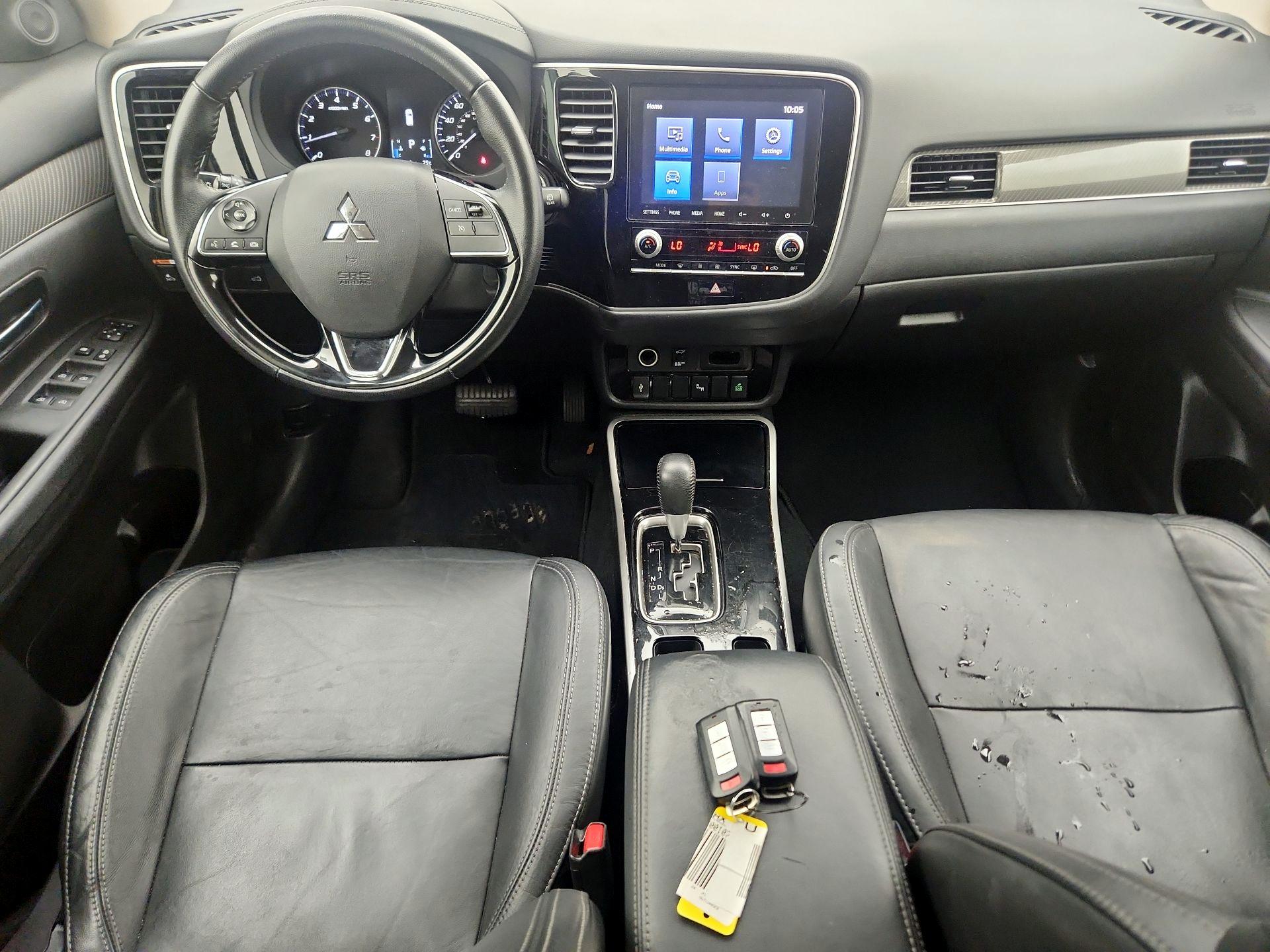 Thumbnail: 2020 Mitsubishi Outlander - 9