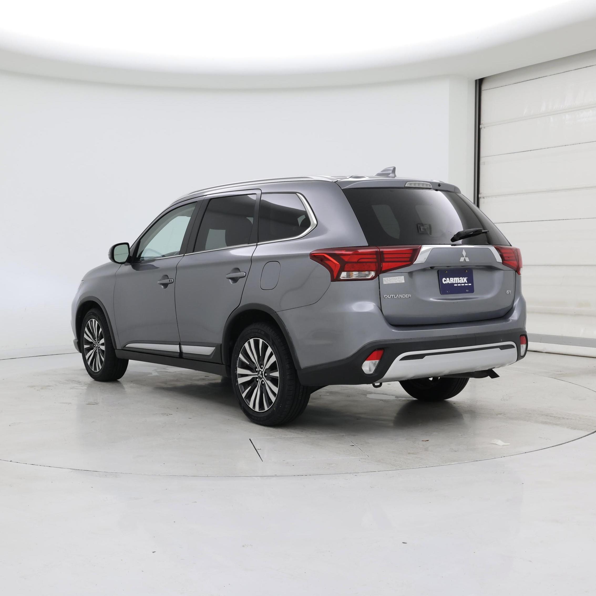 Thumbnail: 2020 Mitsubishi Outlander - 2