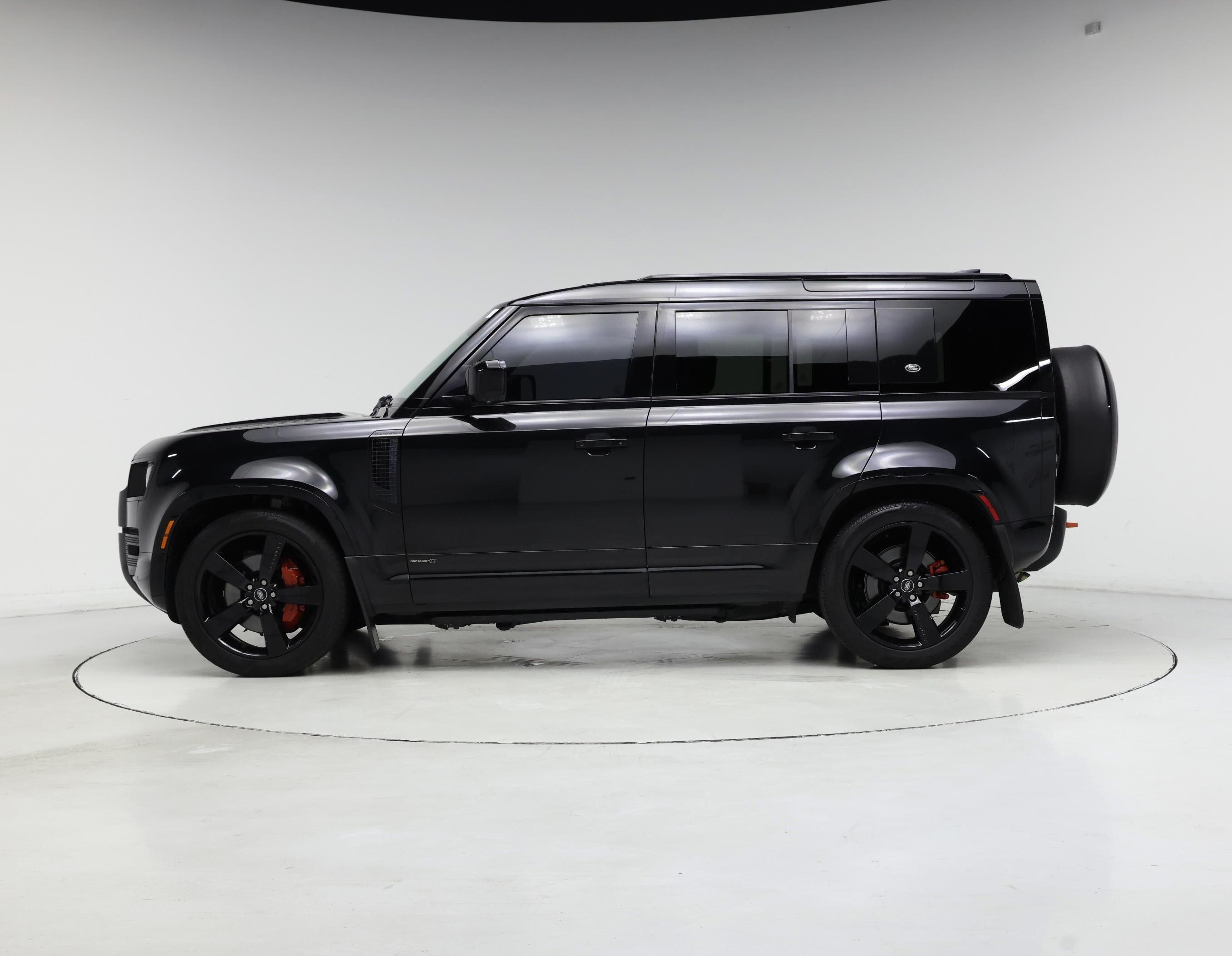 Thumbnail: 2023 Land Rover Defender - 3