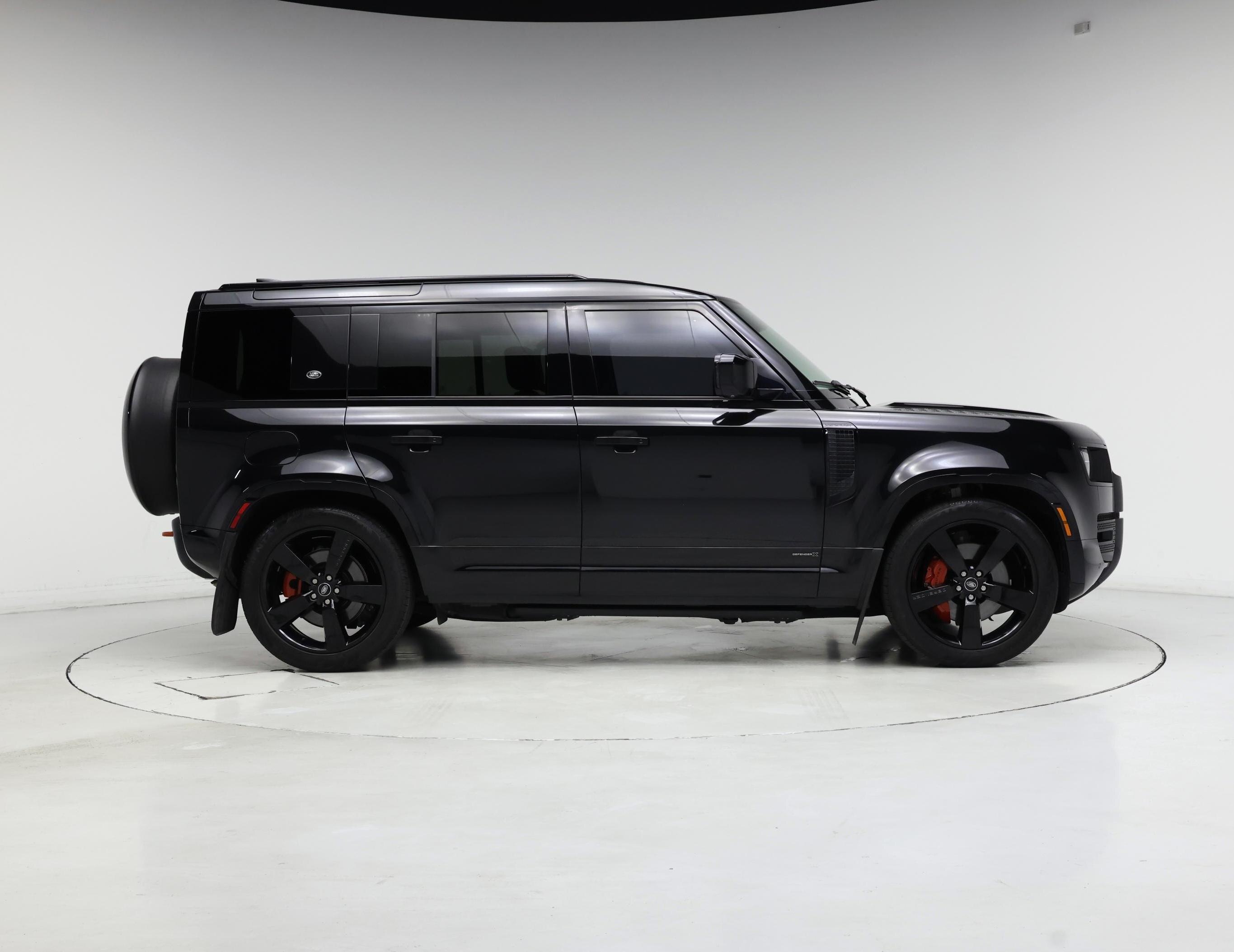 Thumbnail: 2023 Land Rover Defender - 7