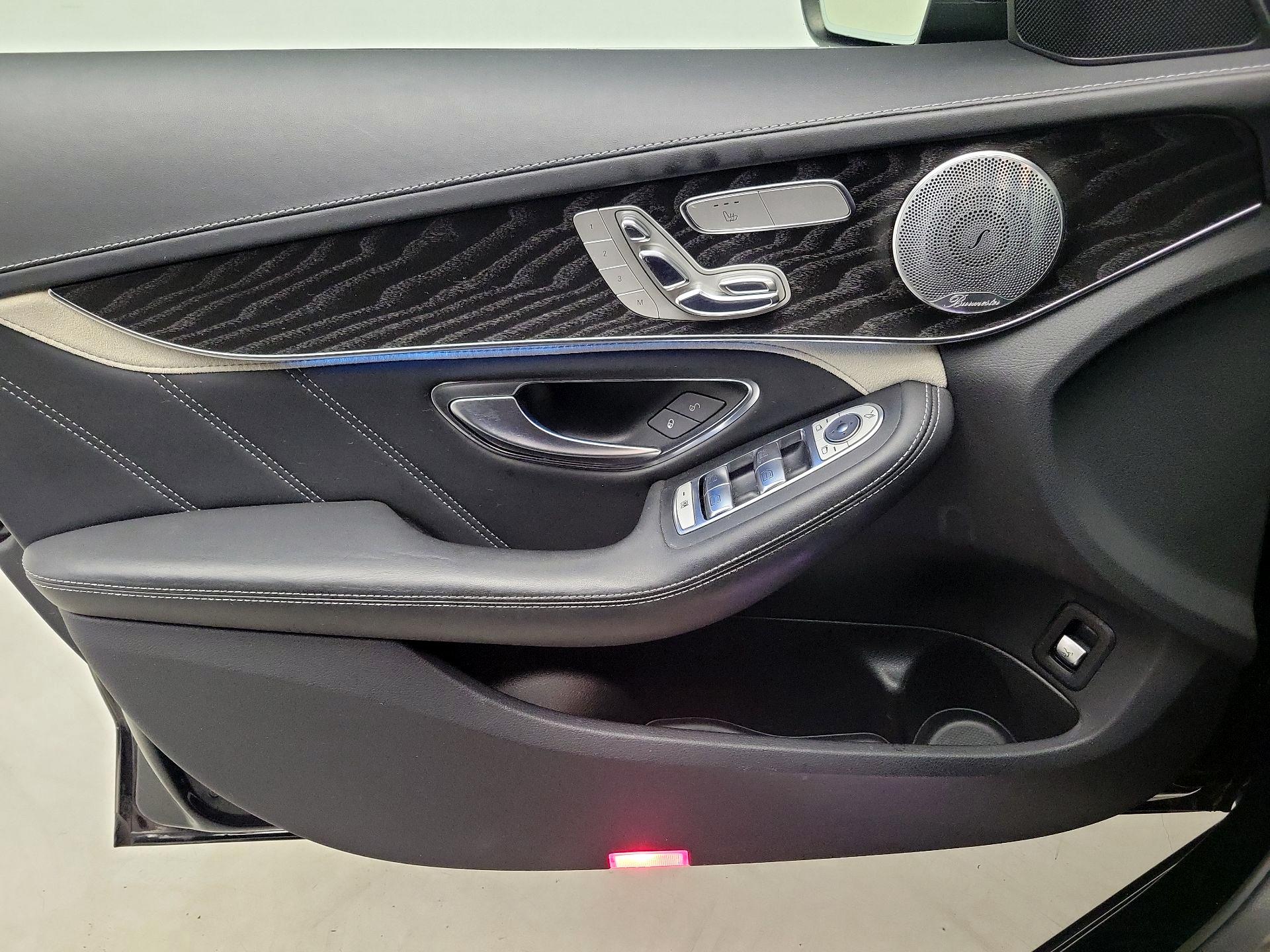 Thumbnail: 2016 Mercedes-Benz C-Class - 12