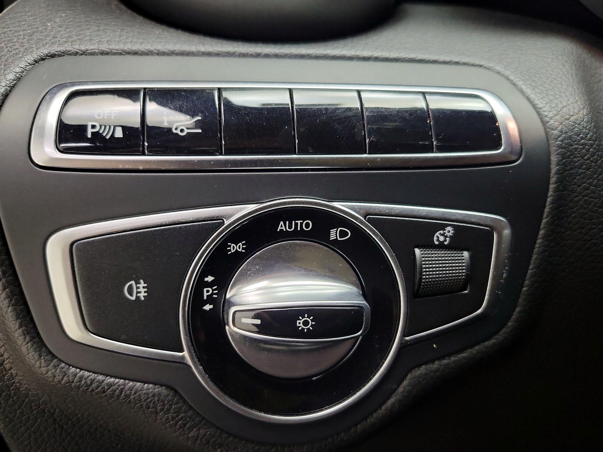 Thumbnail: 2016 Mercedes-Benz C-Class - 13
