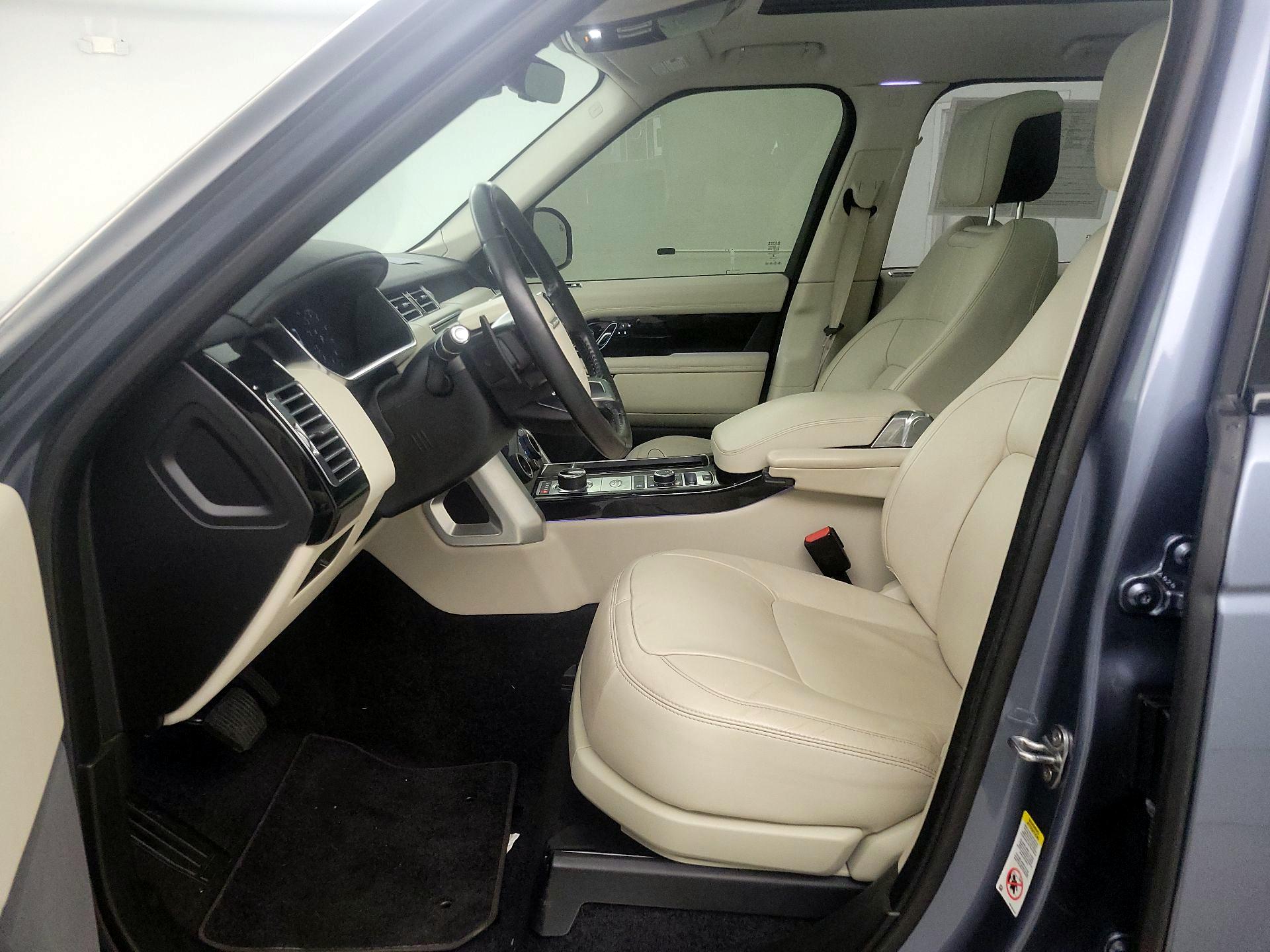 Thumbnail: 2021 Land Rover Range Rover - 11