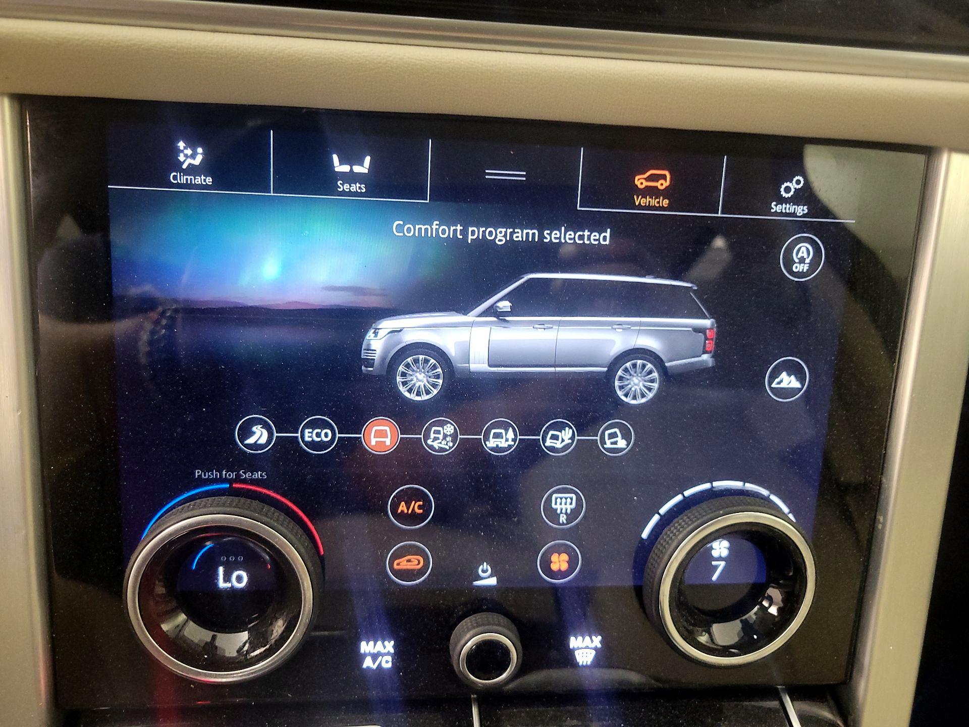 Thumbnail: 2021 Land Rover Range Rover - 17
