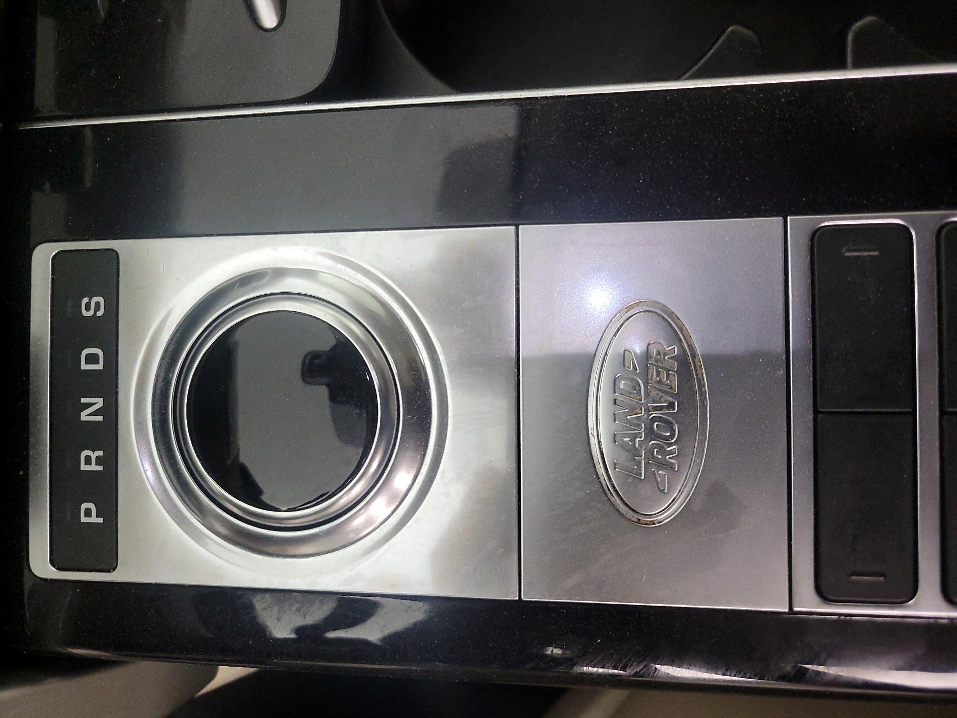 Thumbnail: 2021 Land Rover Range Rover - 18