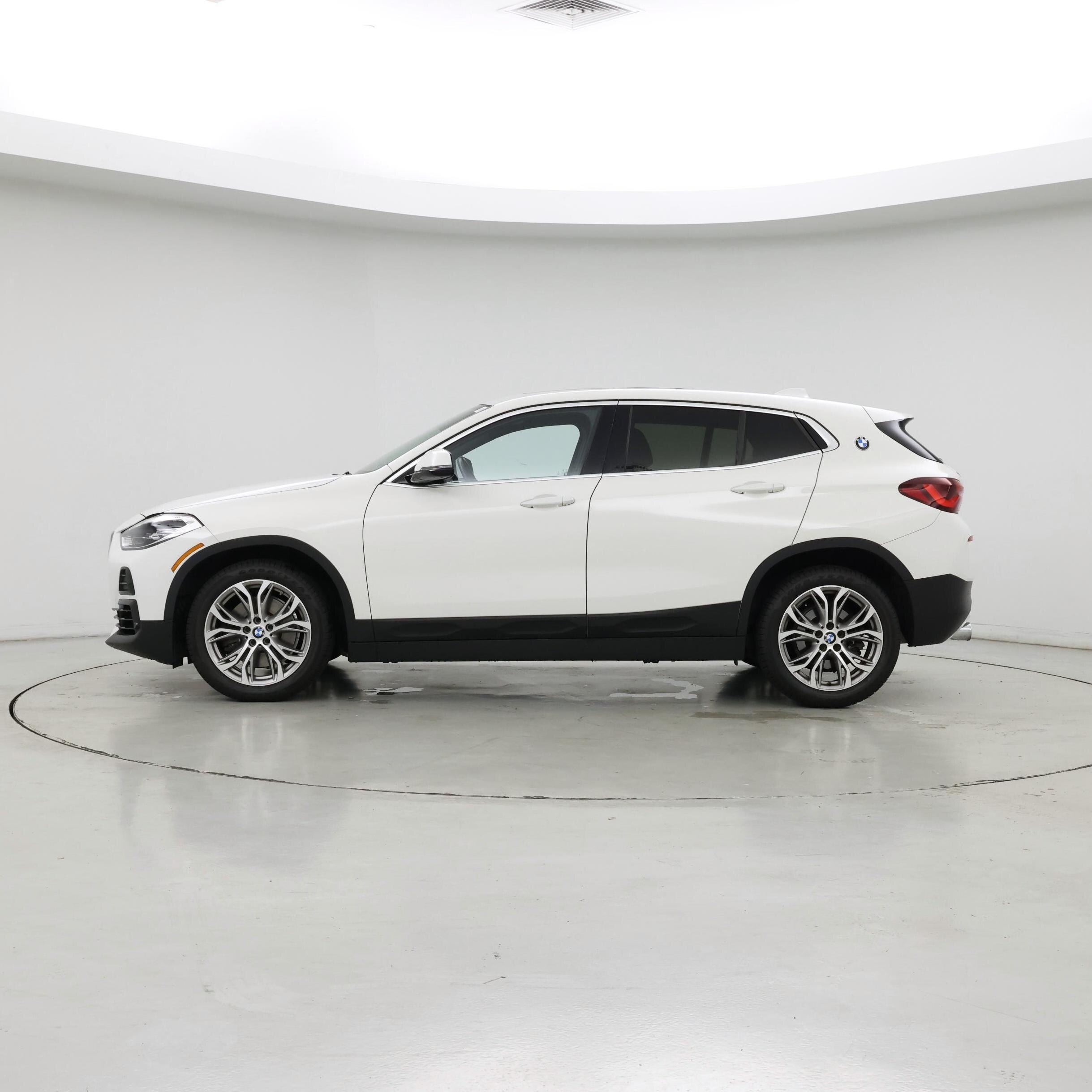 Thumbnail: 2021 BMW X2 - 3