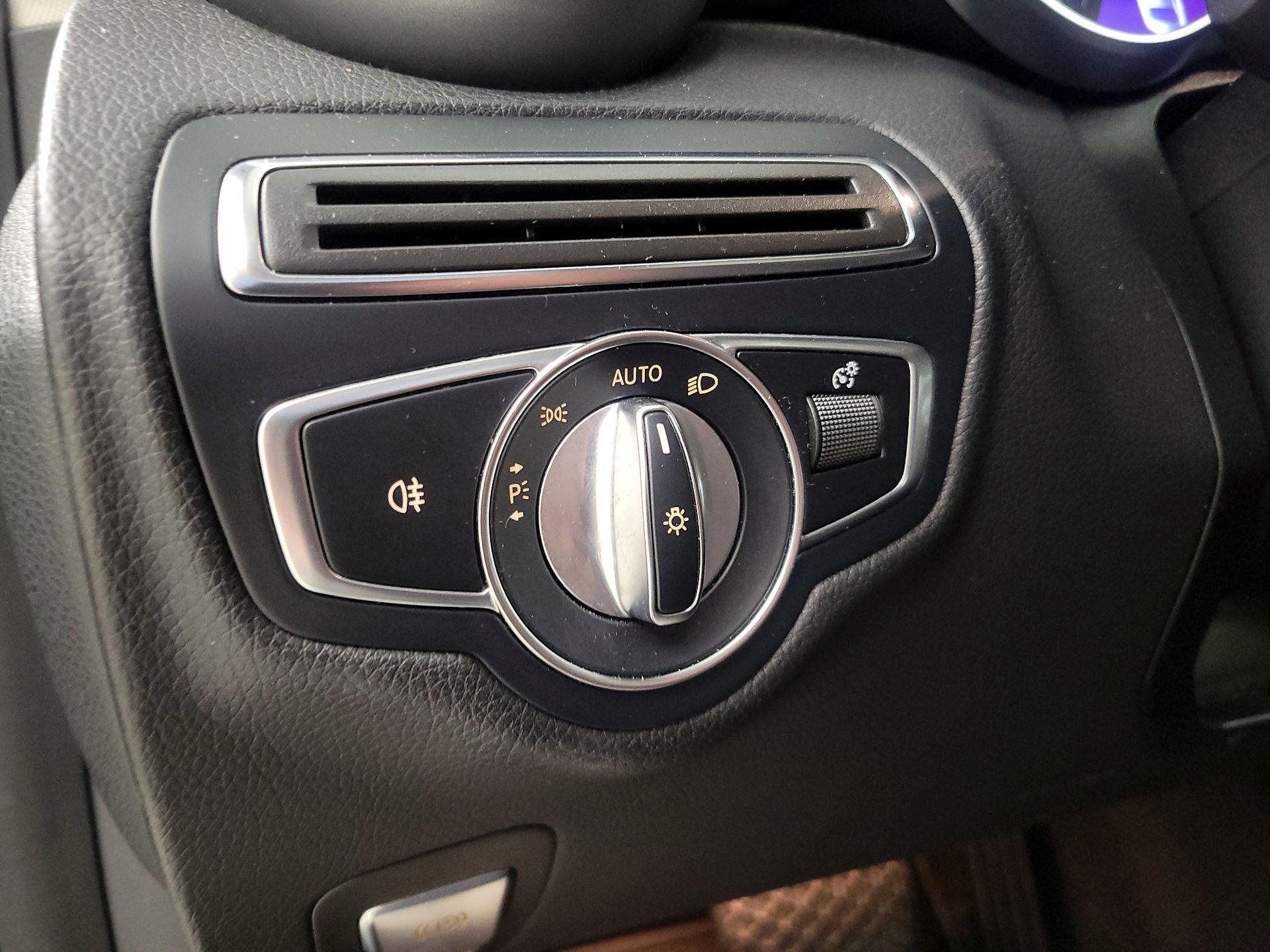 Thumbnail: 2019 Mercedes-Benz C-Class - 13
