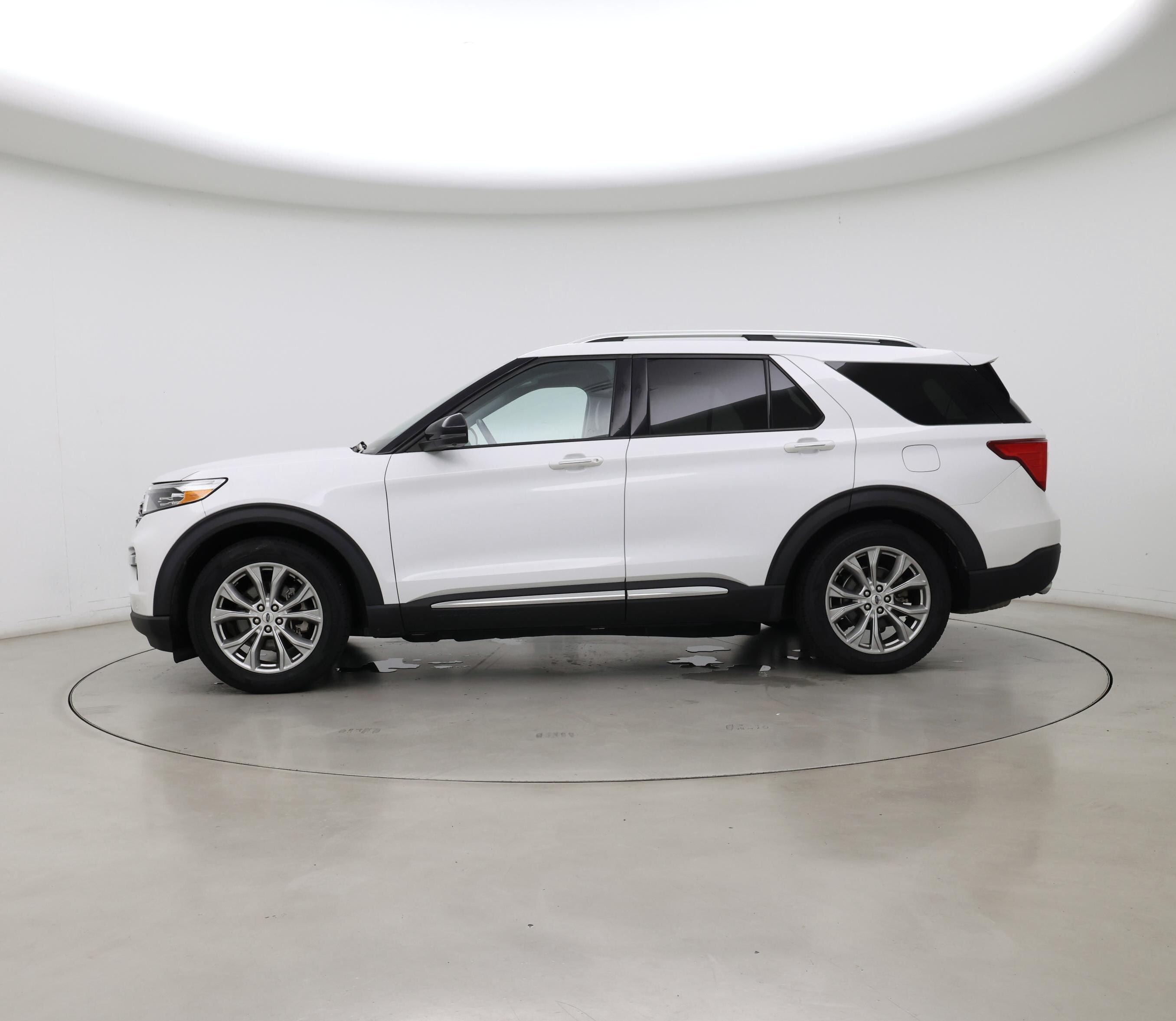 Thumbnail: 2021 Ford Explorer - 3