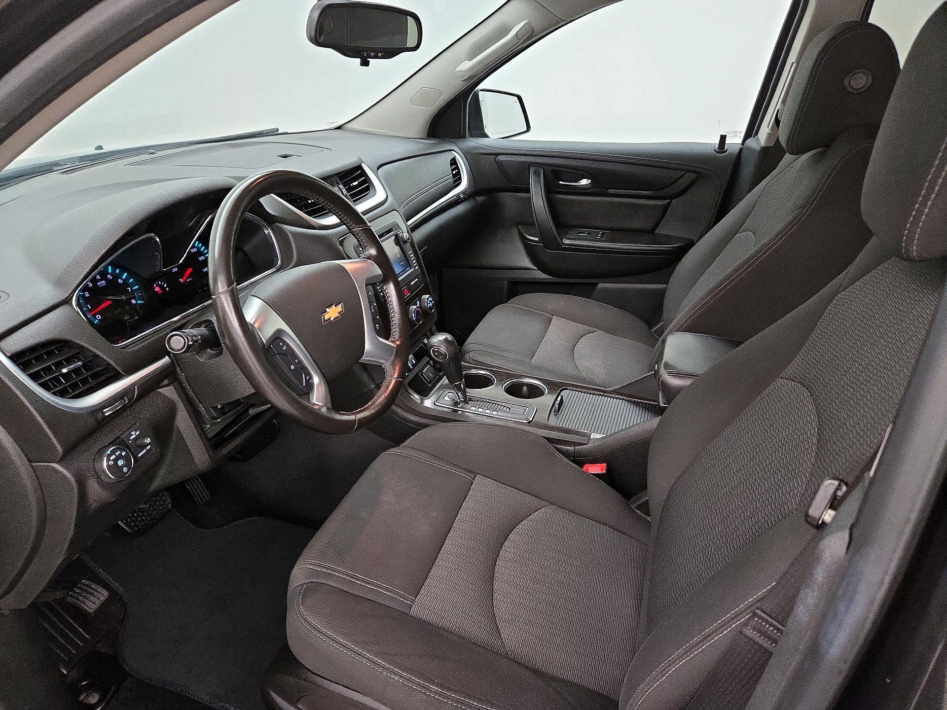 Thumbnail: 2017 Chevrolet Traverse - 11