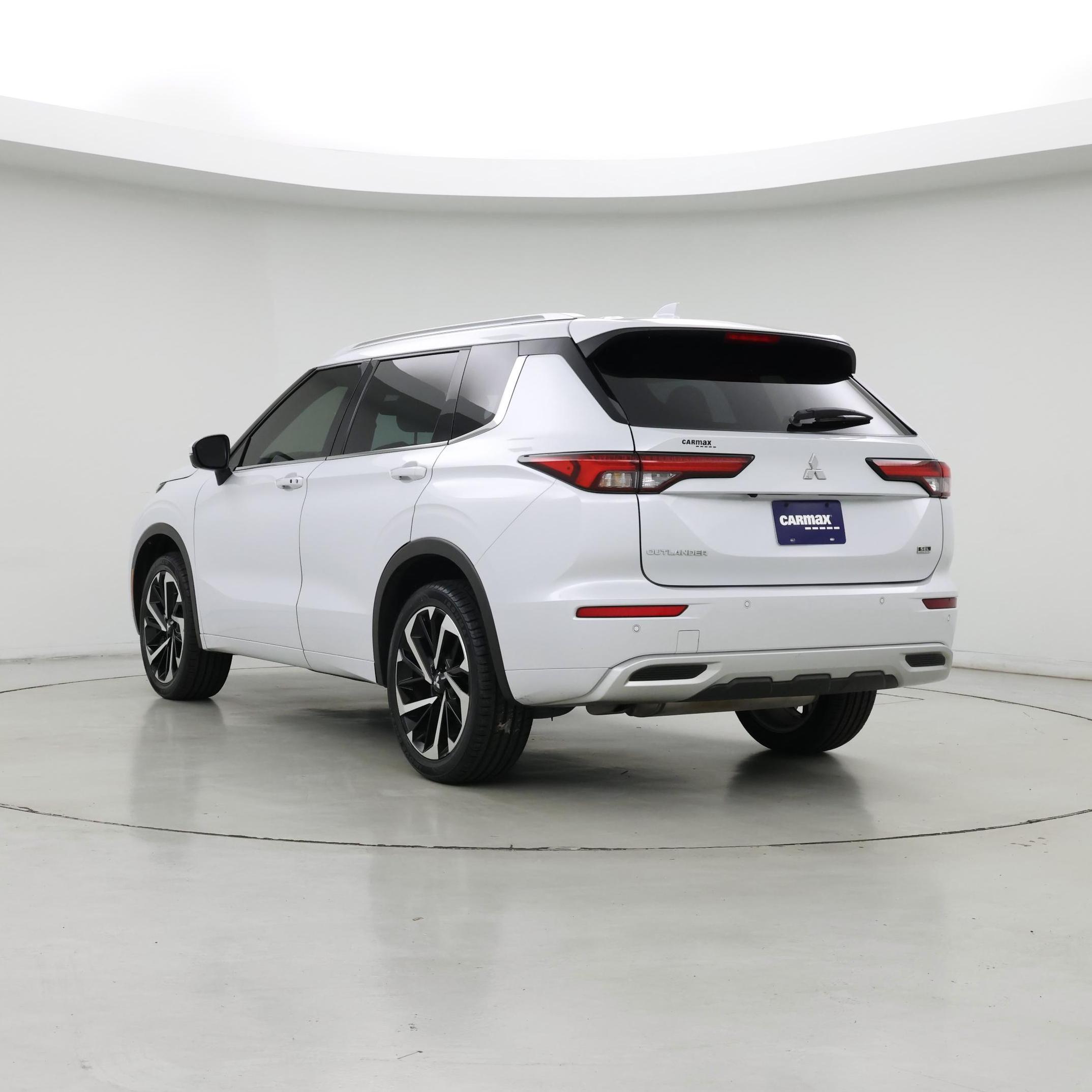 Thumbnail: 2022 Mitsubishi Outlander - 2