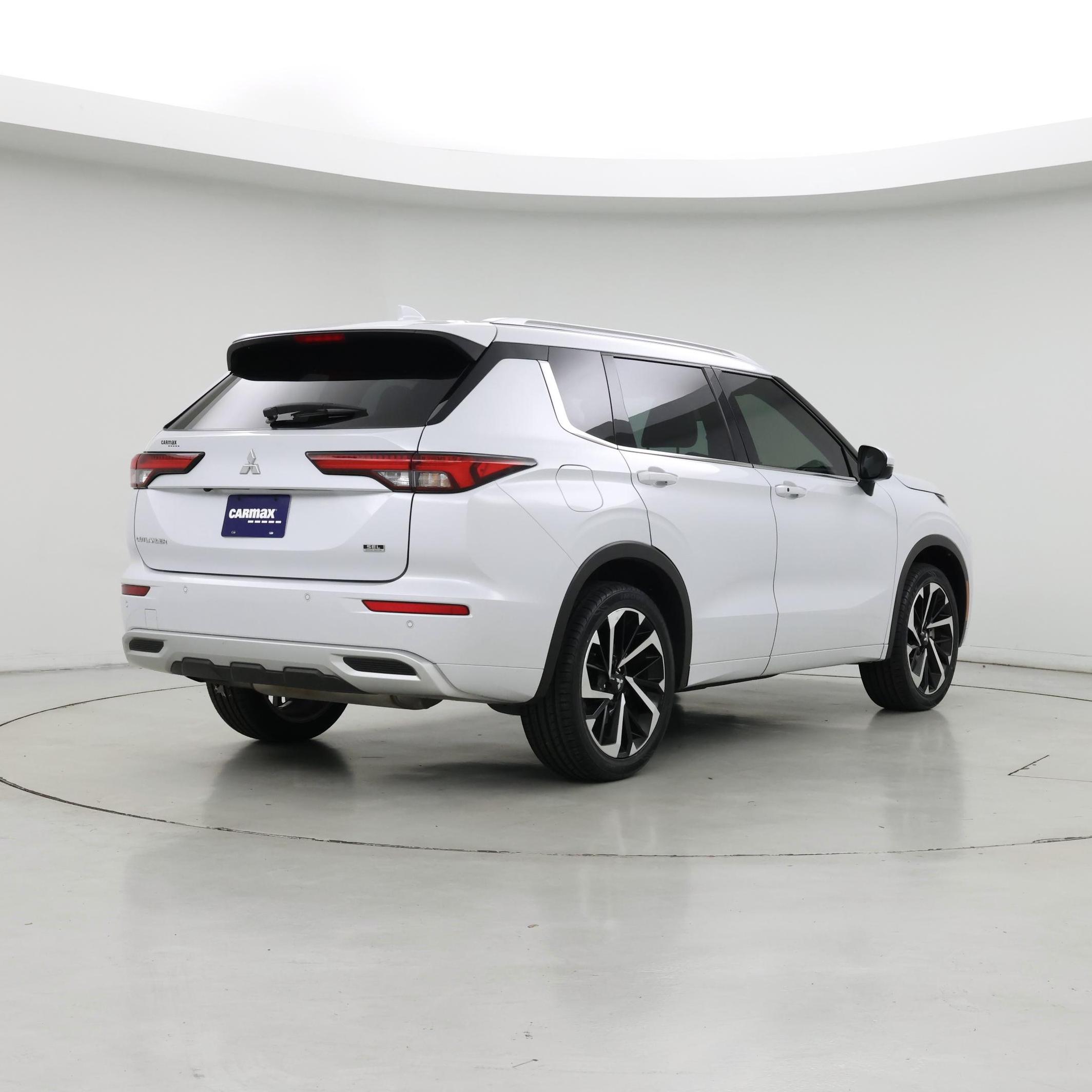 Thumbnail: 2022 Mitsubishi Outlander - 8
