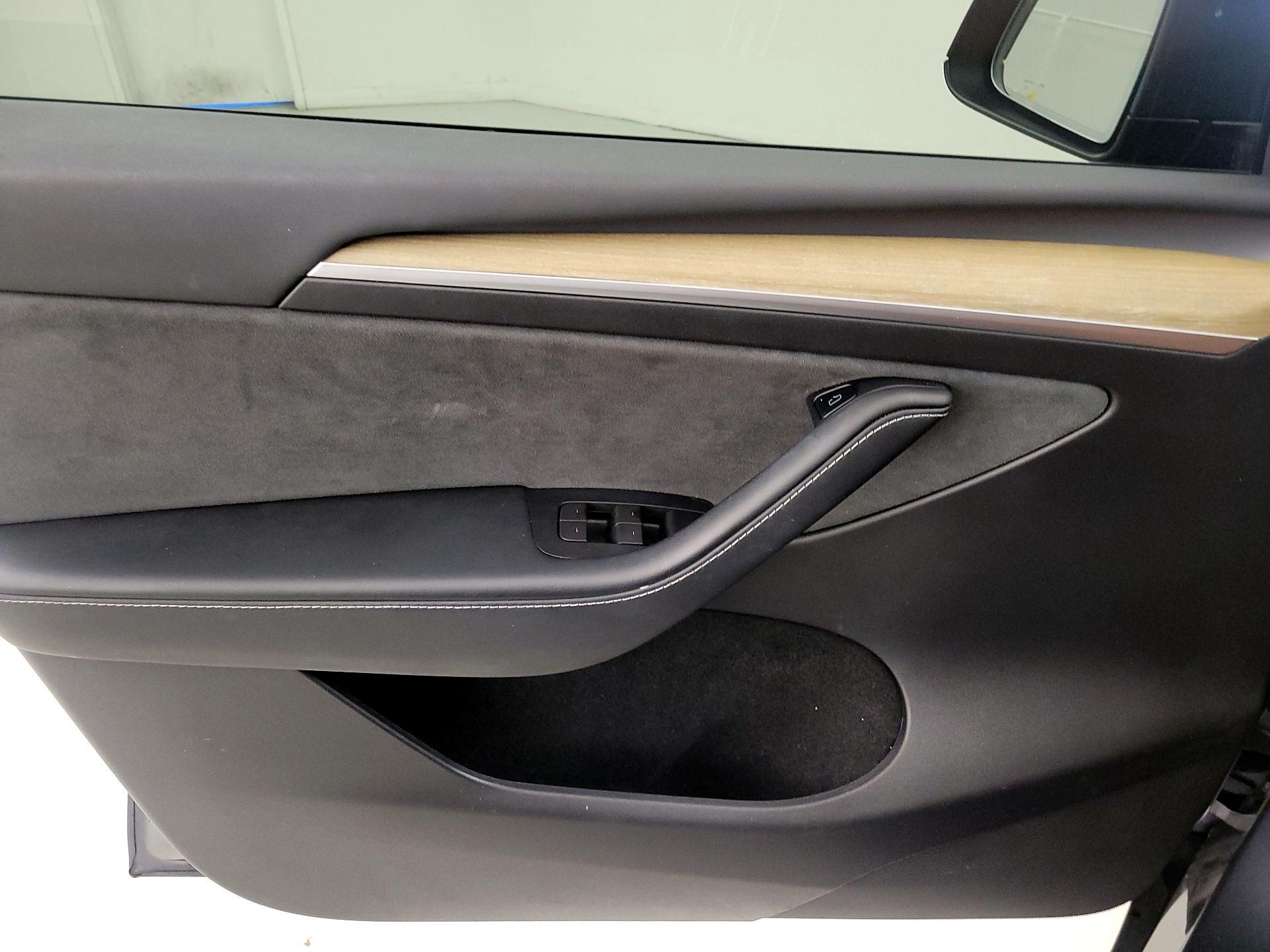 Thumbnail: 2023 Tesla Model Y - 12