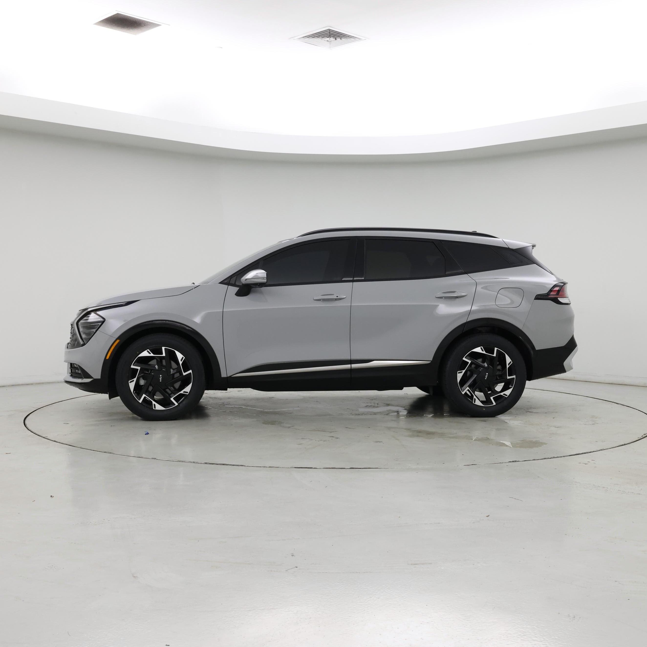 Thumbnail: 2023 Kia Sportage - 3
