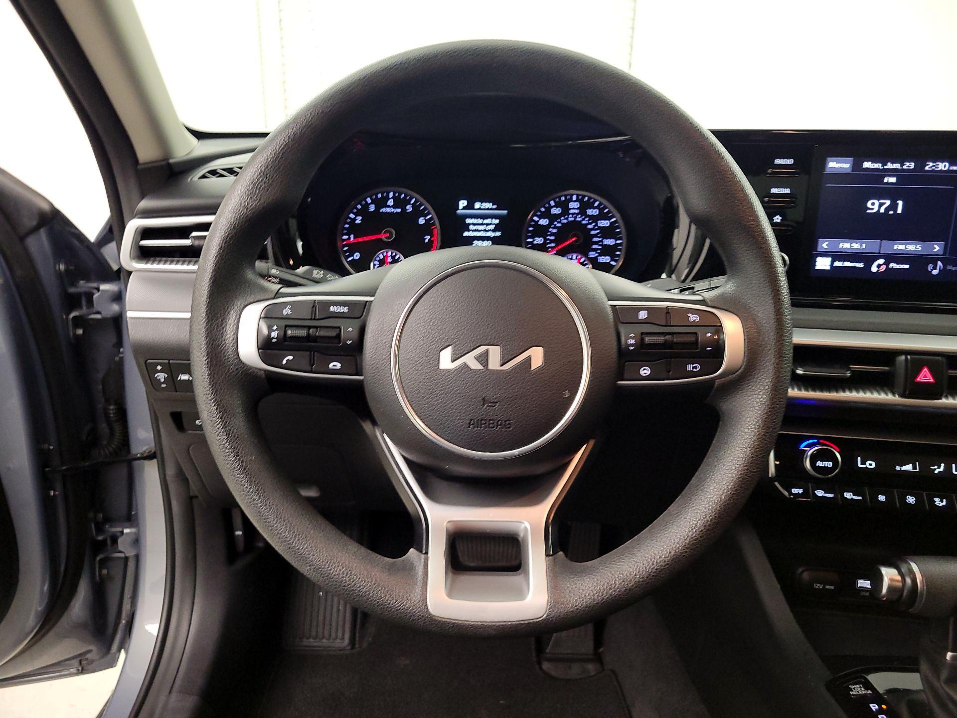 Thumbnail: 2023 Kia K5 - 10