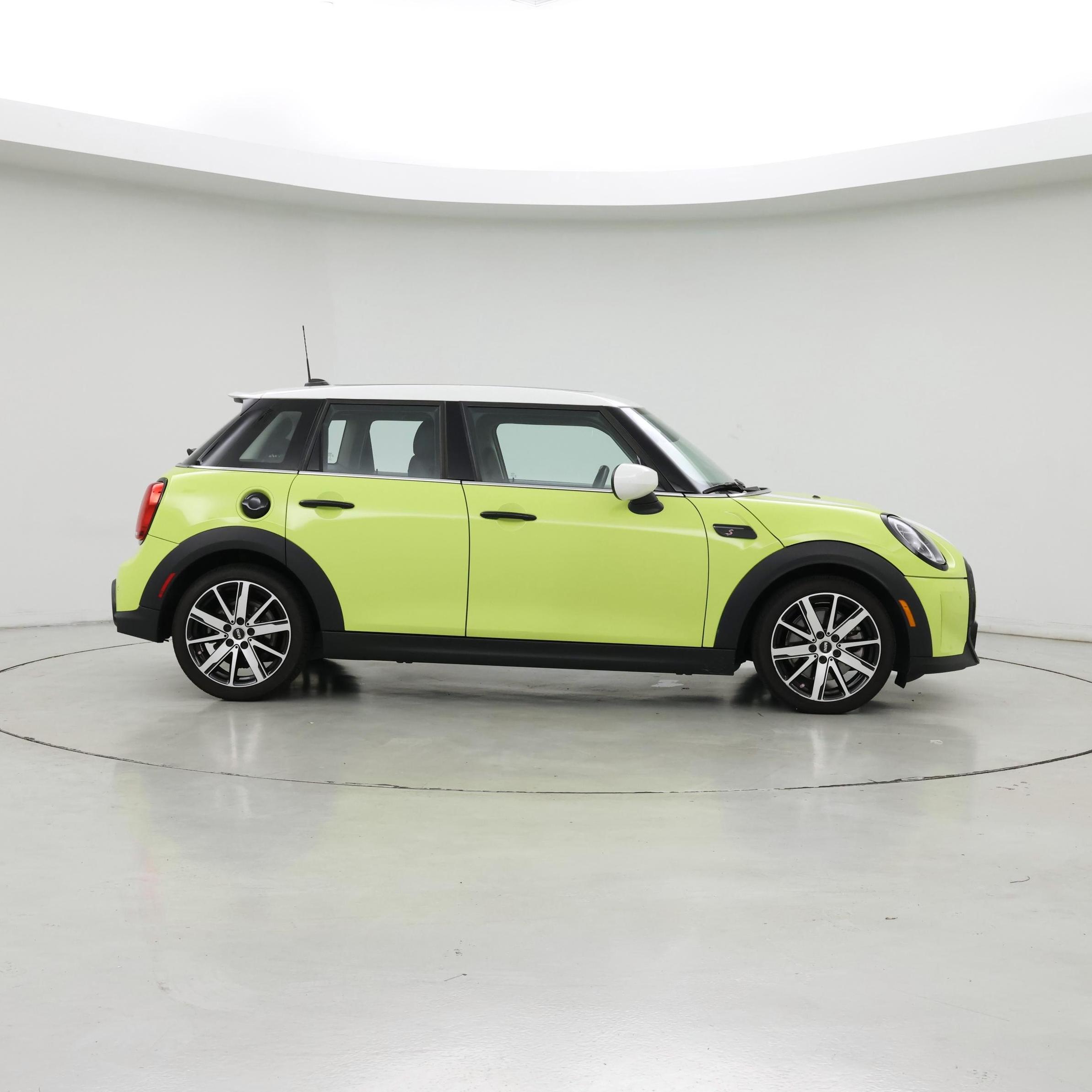 Thumbnail: 2023 MINI Cooper Hardtop - 7