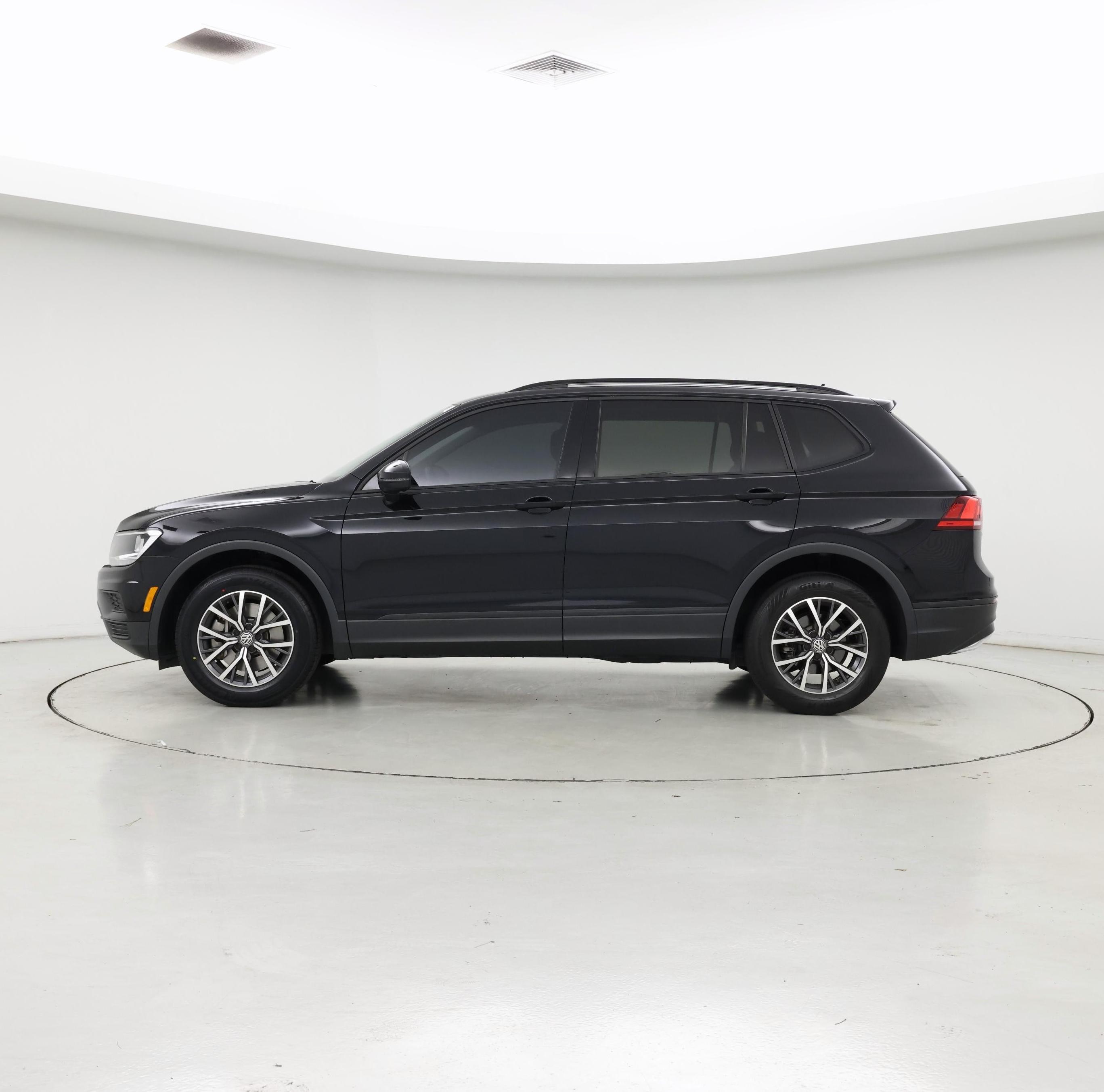 Thumbnail: 2021 Volkswagen Tiguan - 3
