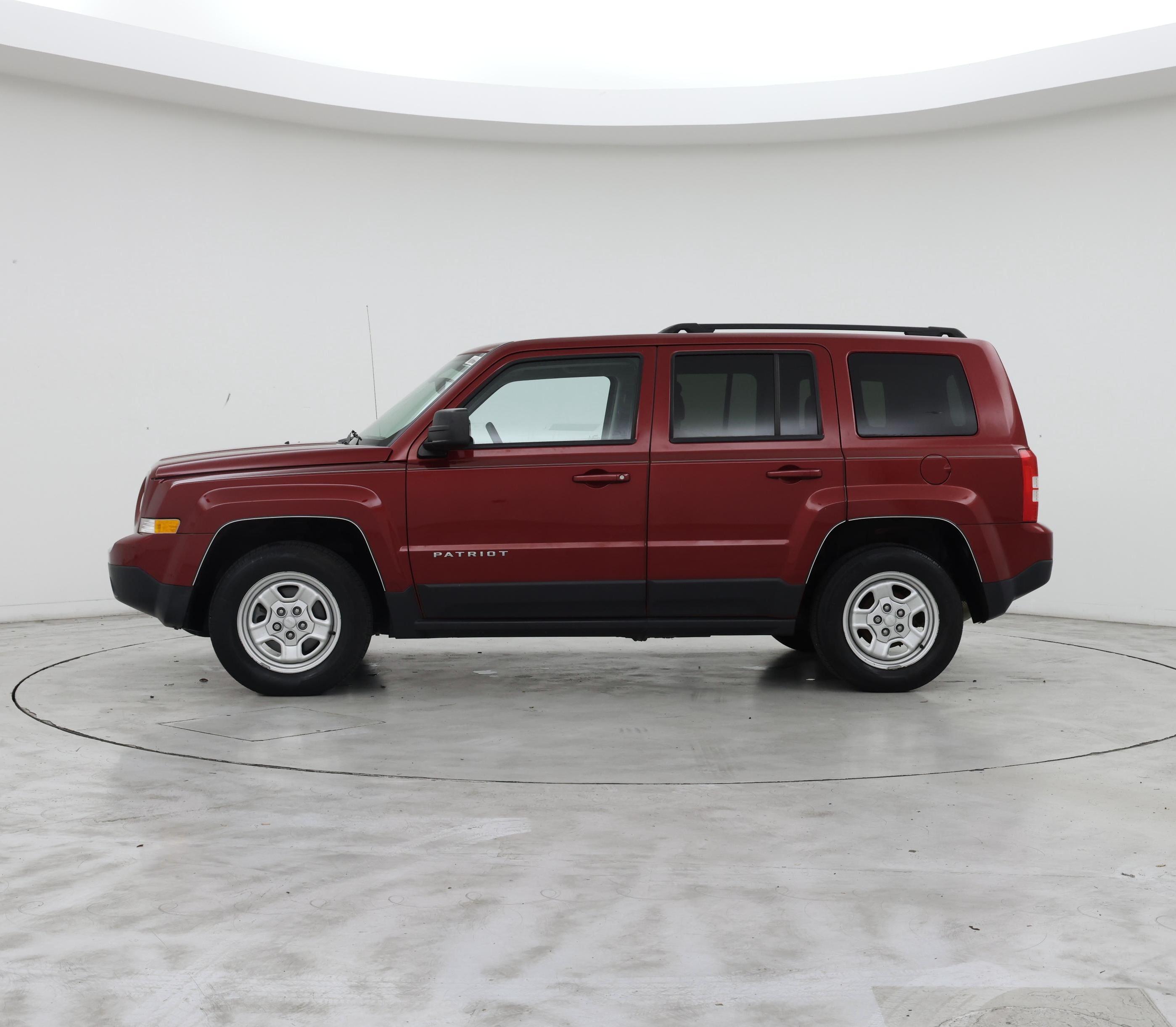 Thumbnail: 2016 Jeep Patriot - 3