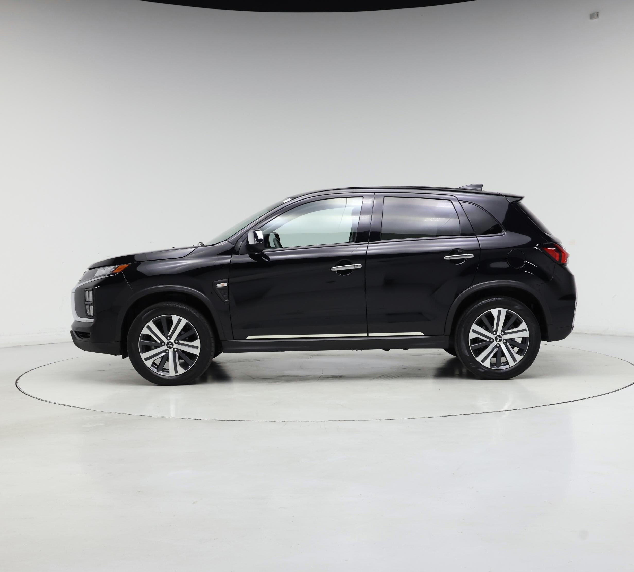 Thumbnail: 2022 Mitsubishi Outlander Sport - 3