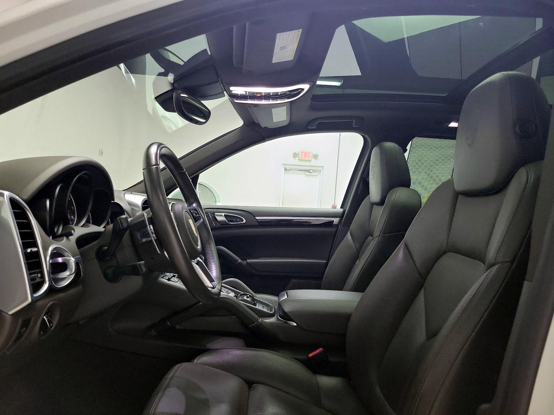 Thumbnail: 2017 Porsche Cayenne - 19