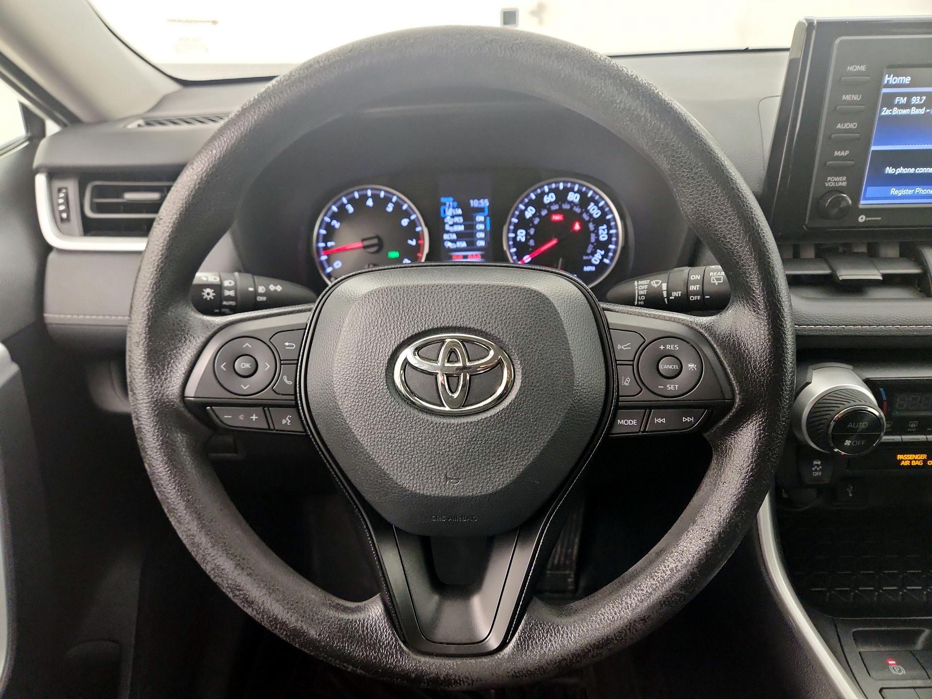 Thumbnail: 2021 Toyota RAV4 - 10
