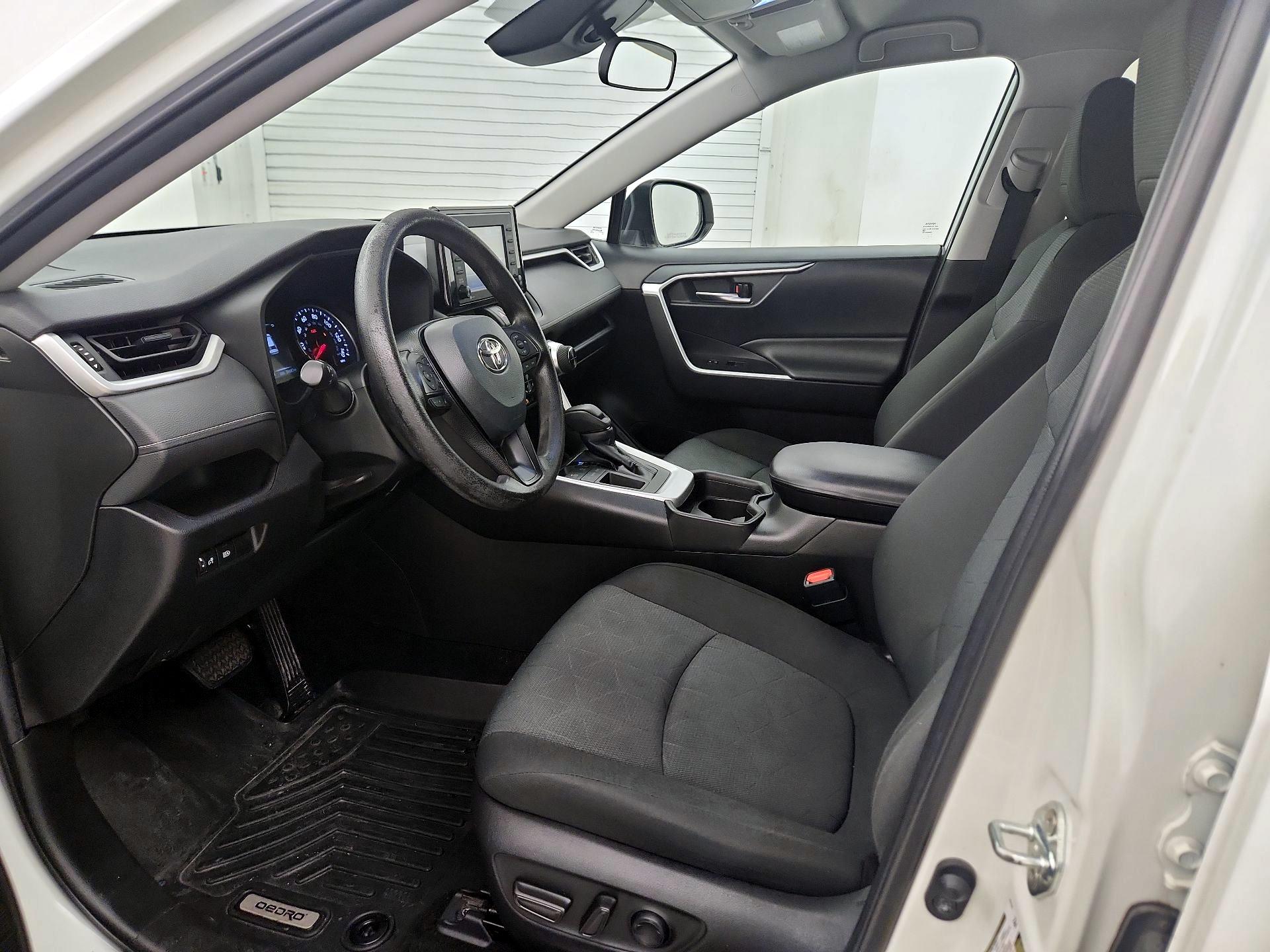 Thumbnail: 2021 Toyota RAV4 - 11